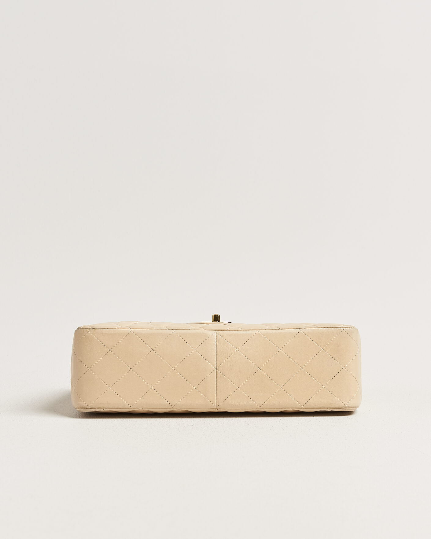 Hombres | Chanel Pre-Owned Classic Jumbo Single Flap Bag Lambskin Beige | Chanel Pre-Owned | Classic Jumbo Single Flap Bag Lambskin Beige