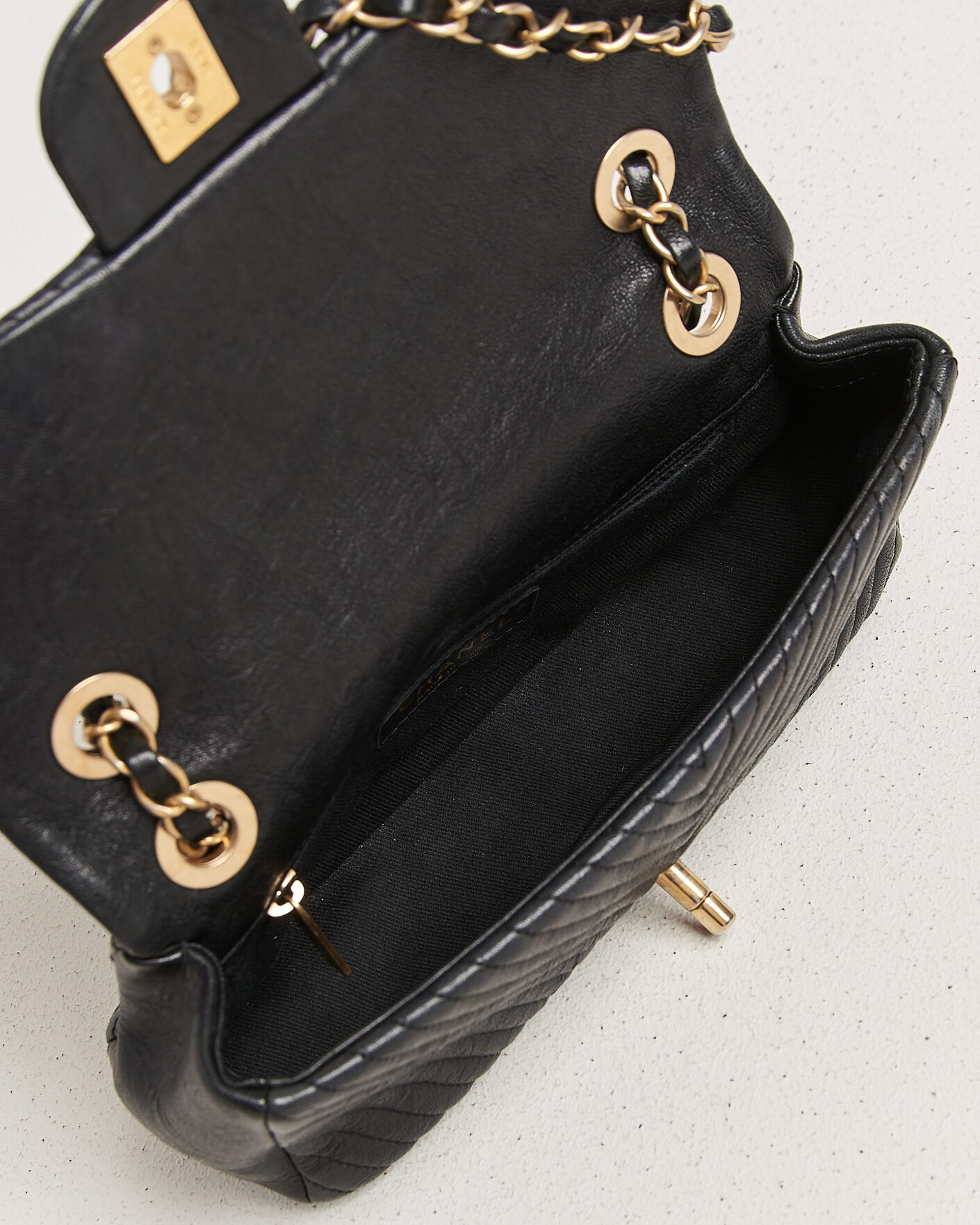 Hombres | Pre-Owned & Vintage Bags | Chanel Pre-Owned | Chevron Small Flap Bag Black