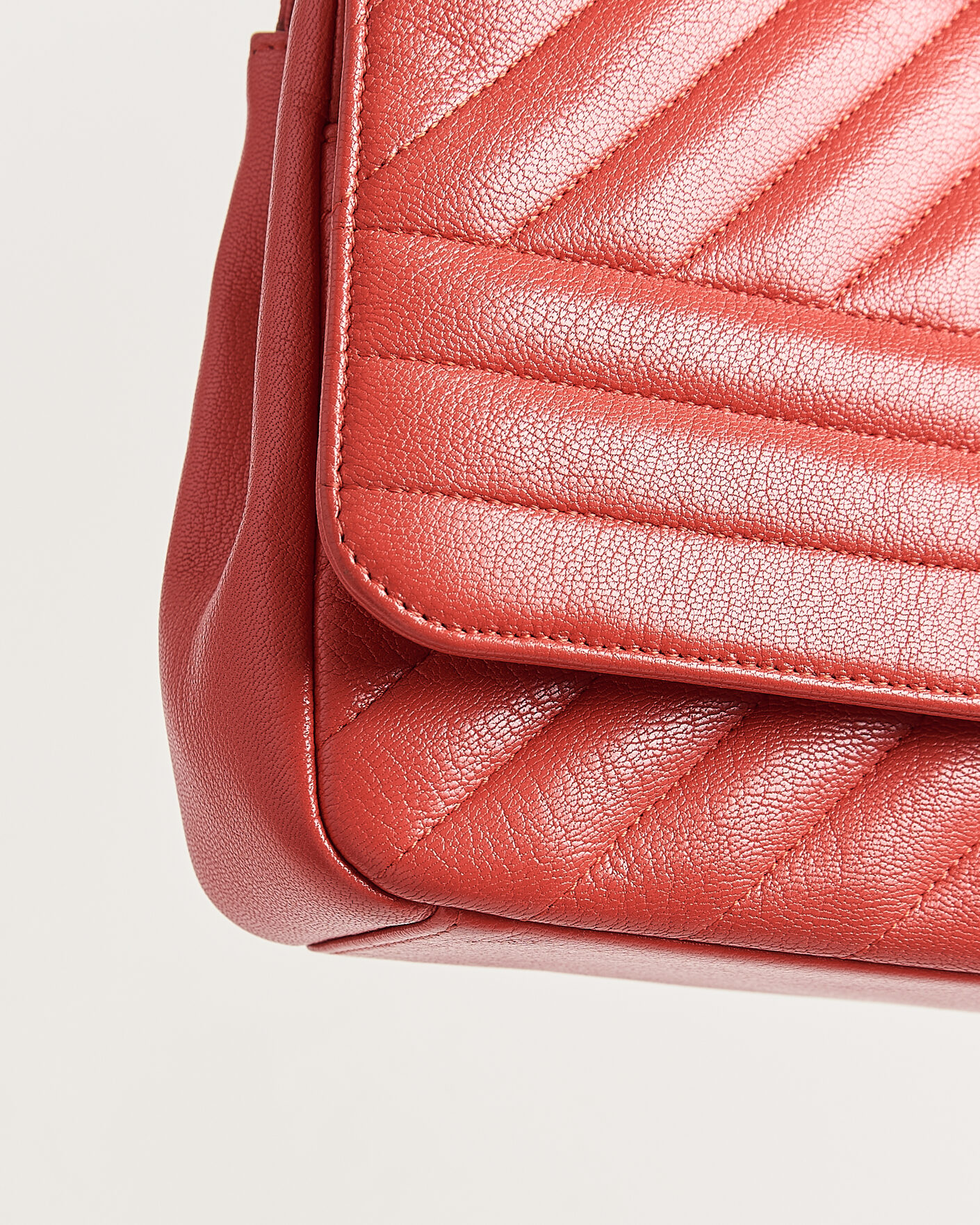 Hombres | Pre-Owned & Vintage Bags | Chanel Pre-Owned | Chevron Medium Flap Bag Coral