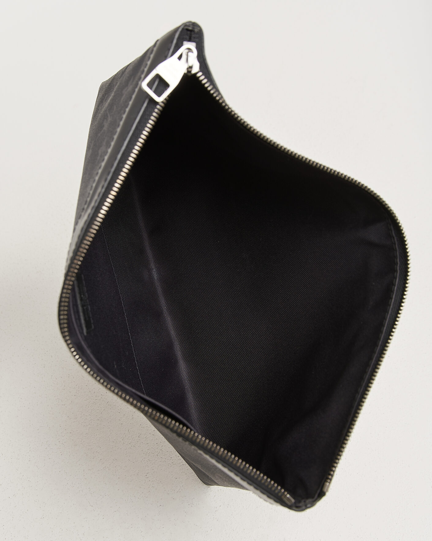 Hombres | Pre-Owned & Vintage Bags | Louis Vuitton Pre-Owned | Discovery Pochette Monogram Eclipse