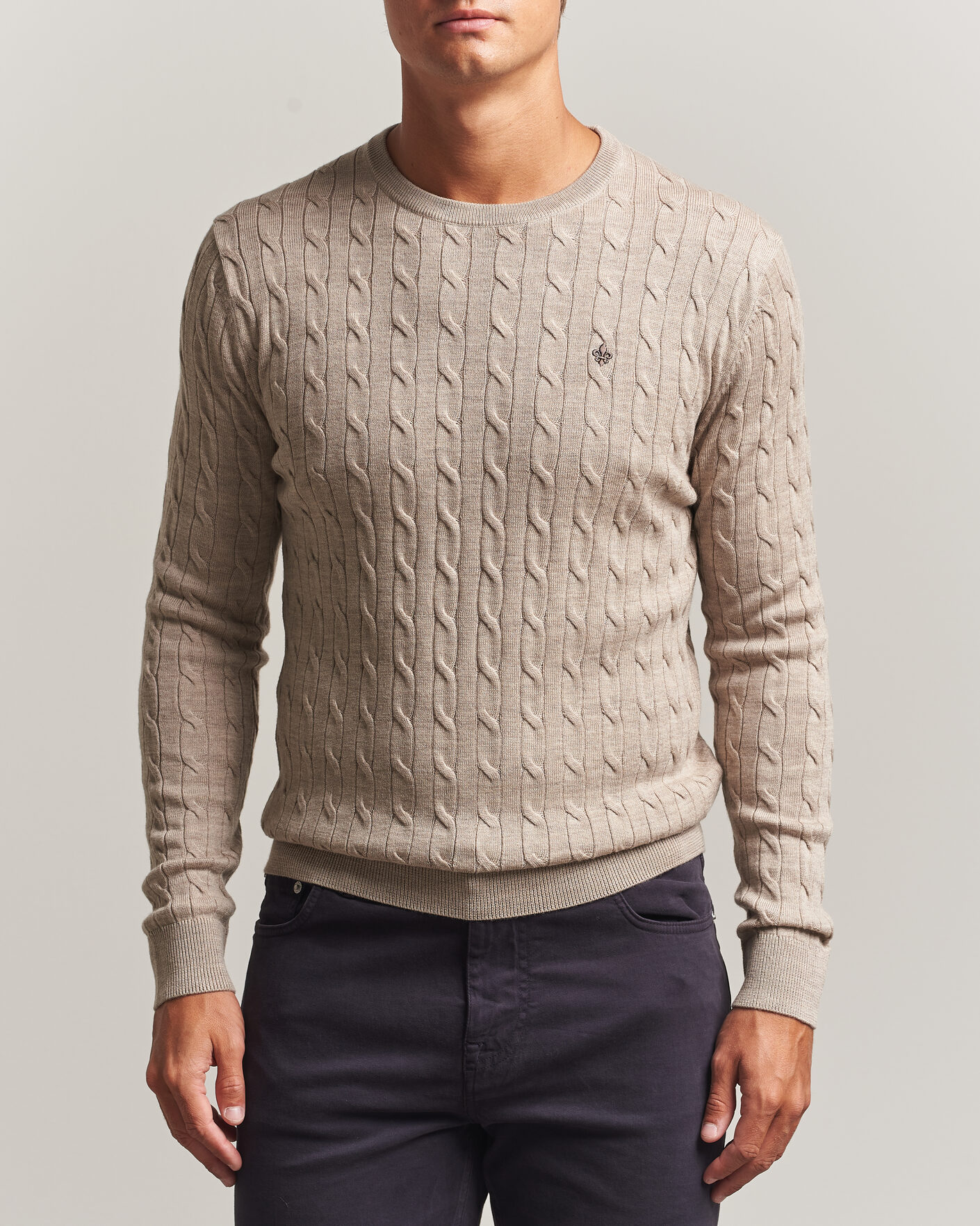Hombres | Jerséis y prendas de punto | Morris | Merino Cable O-Neck Khaki