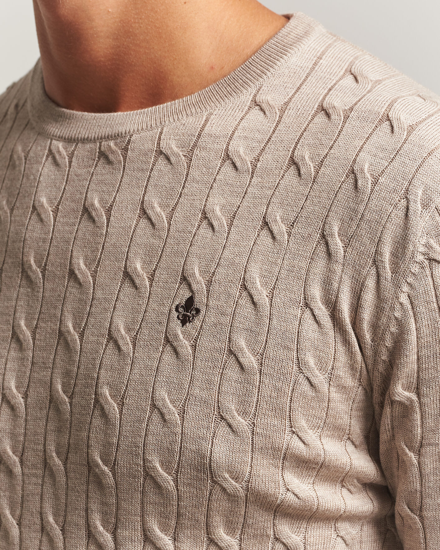 Hombres | Jerséis y prendas de punto | Morris | Merino Cable O-Neck Khaki