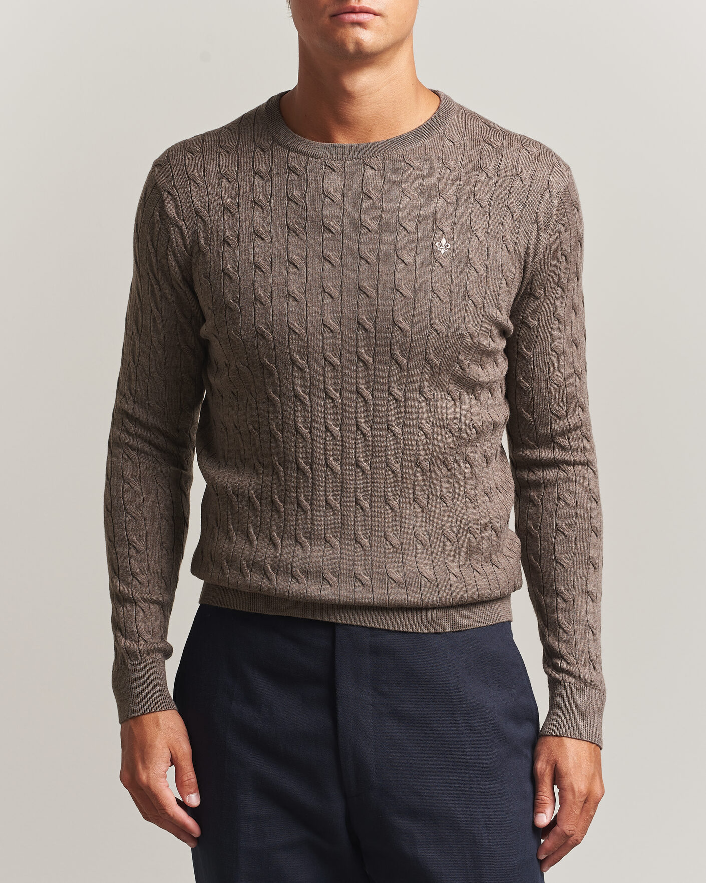 Hombres | Jerséis y prendas de punto | Morris | Merino Cable O-Neck Brown