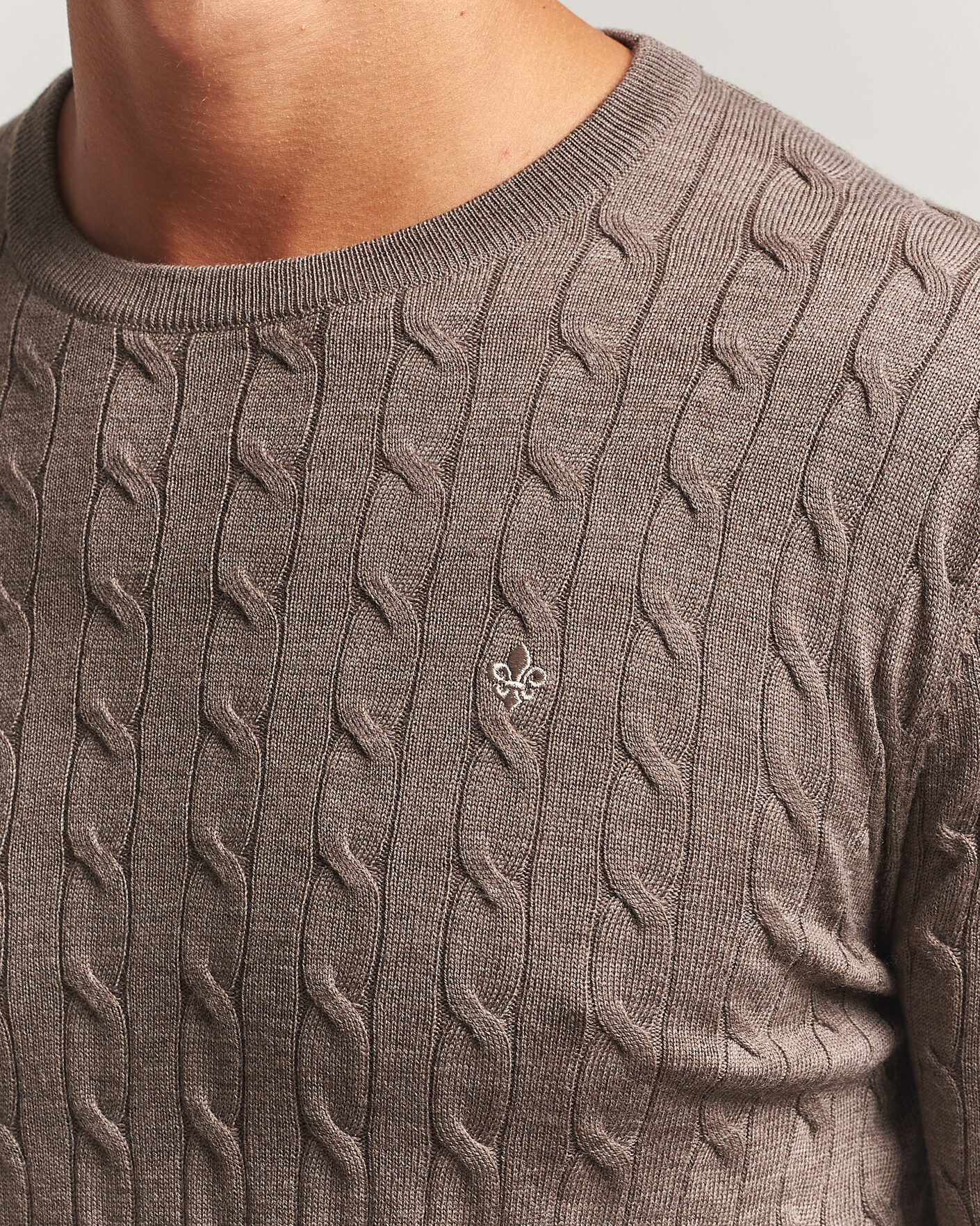 Hombres | Jerséis y prendas de punto | Morris | Merino Cable O-Neck Brown