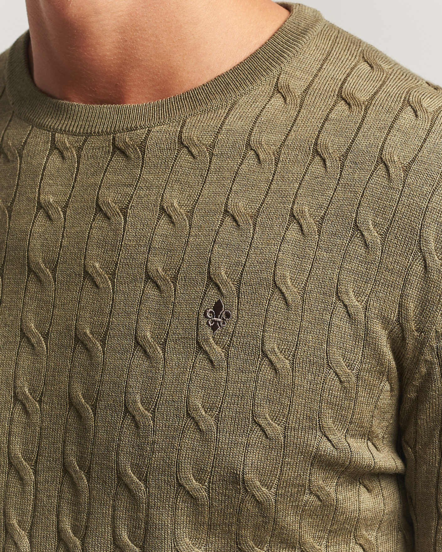 Hombres | Jerséis y prendas de punto | Morris | Merino Cable O-Neck Olive