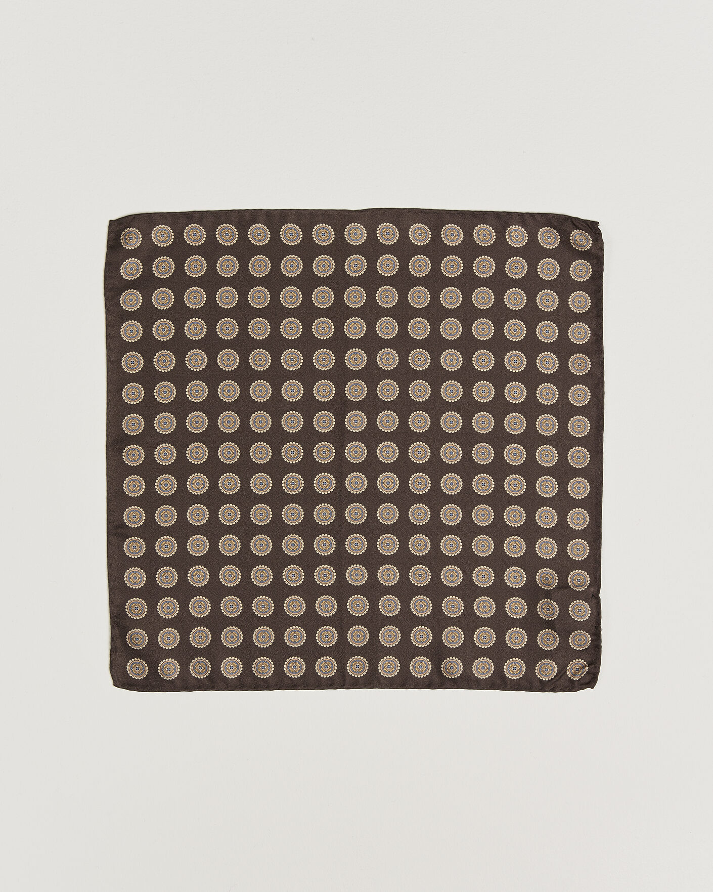 Hombres | Pañuelos de bolsillo | Amanda Christensen | Silk Twill Medallion Pocket Square Brown