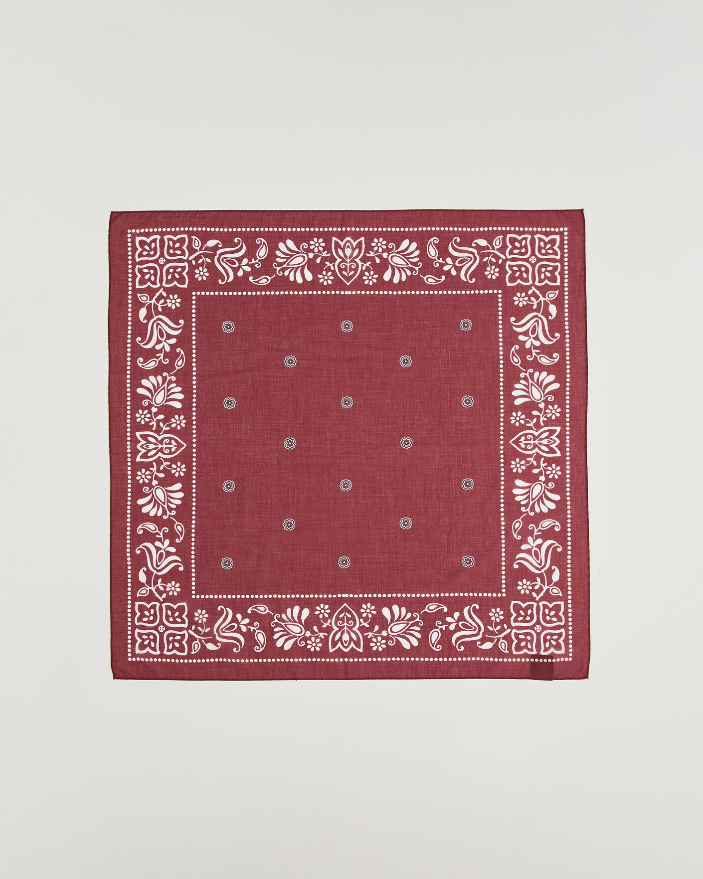 Hombres | Bufandas elegantes | Amanda Christensen | Cotton Voile Printed Flower Bandana Wine