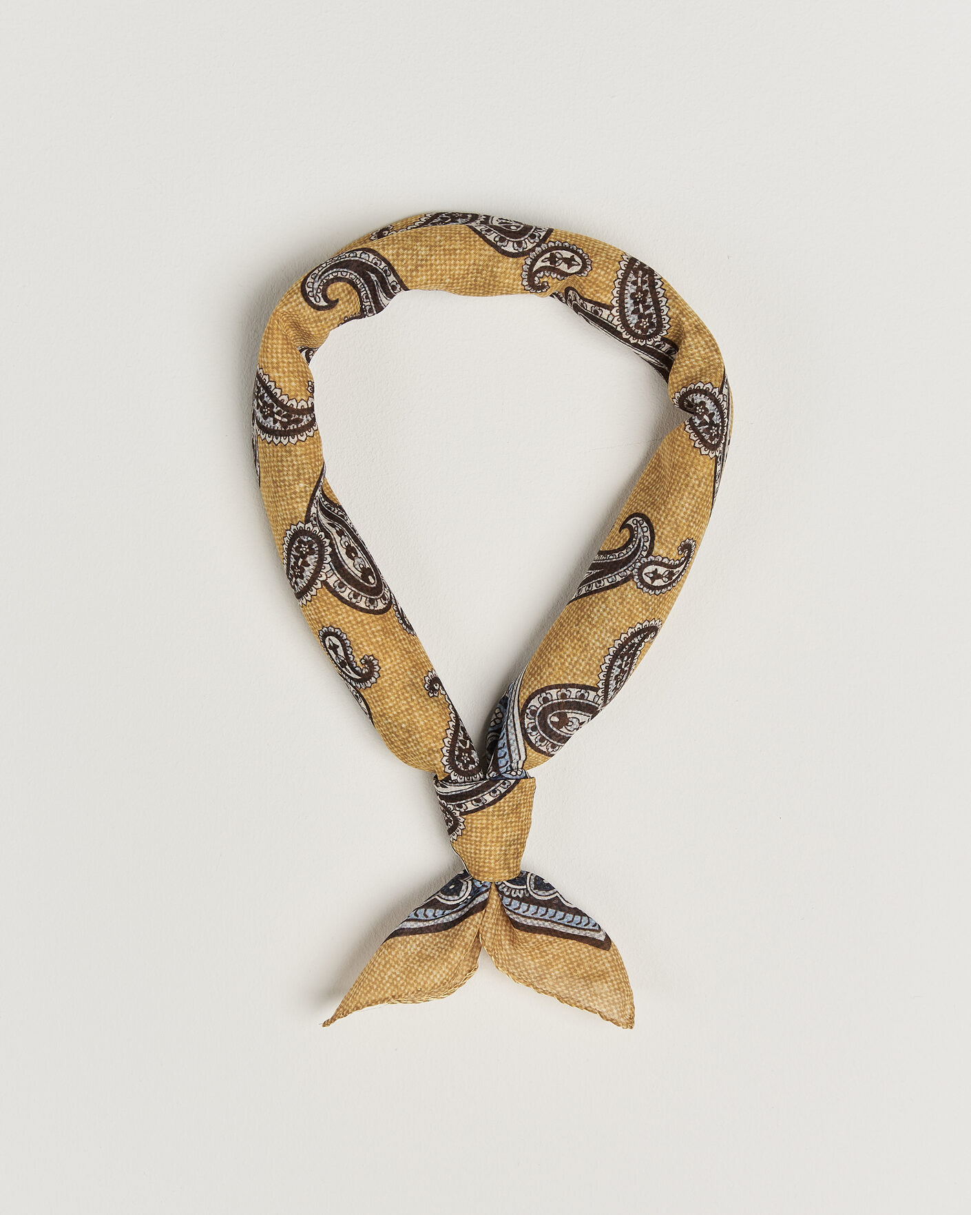 Hombres | Bufandas elegantes | Amanda Christensen | Cotton Voile Printed Paisley Bandana Yellow