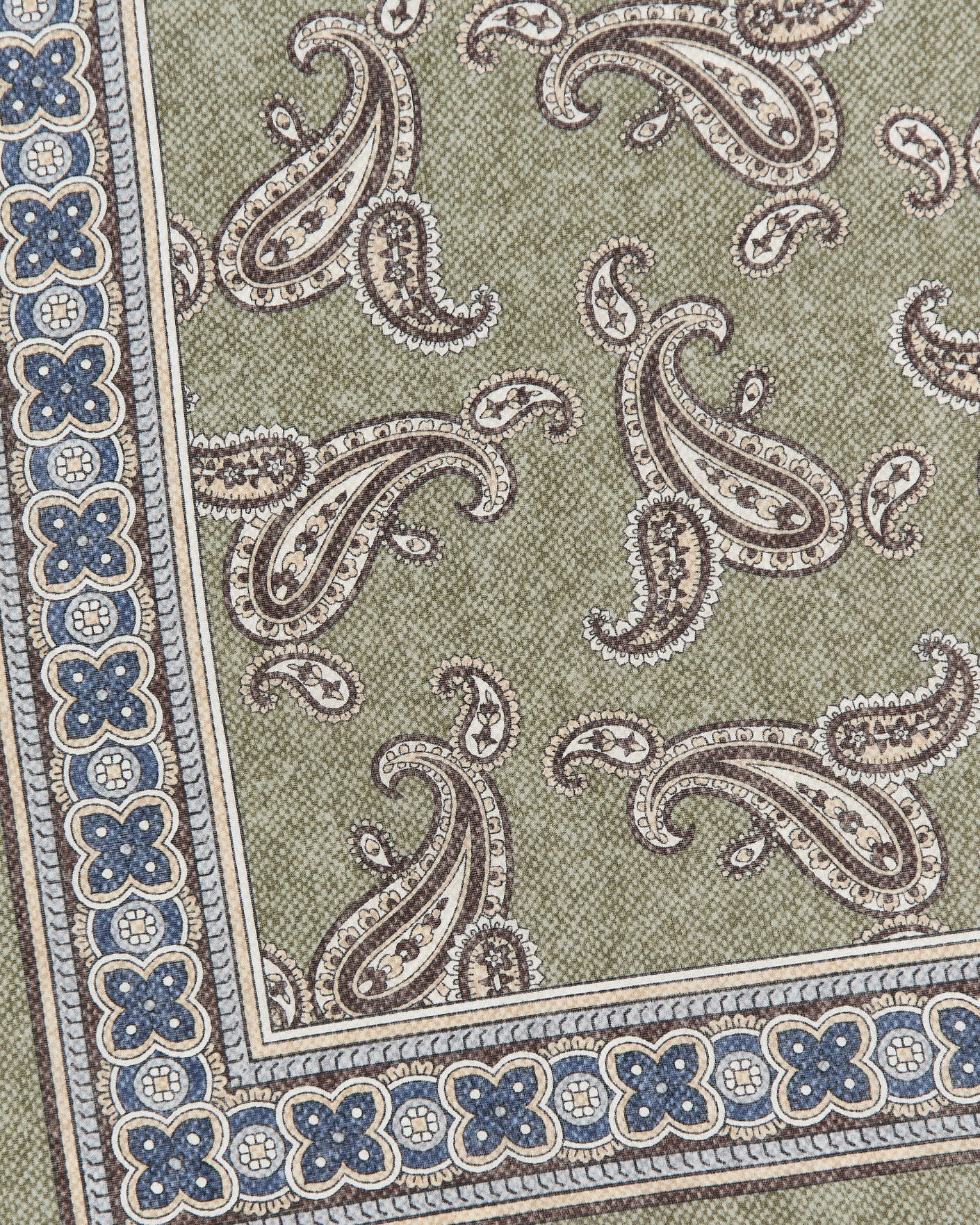 Hombres | Bufandas elegantes | Amanda Christensen | Cotton Voile Printed Paisley Bandana Green
