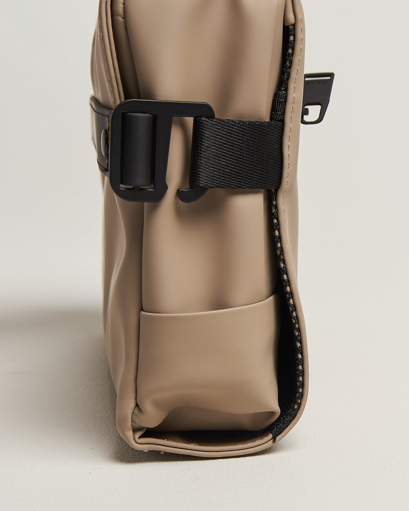 Hombres | Bolsos | RAINS | OTG Washbag Beige