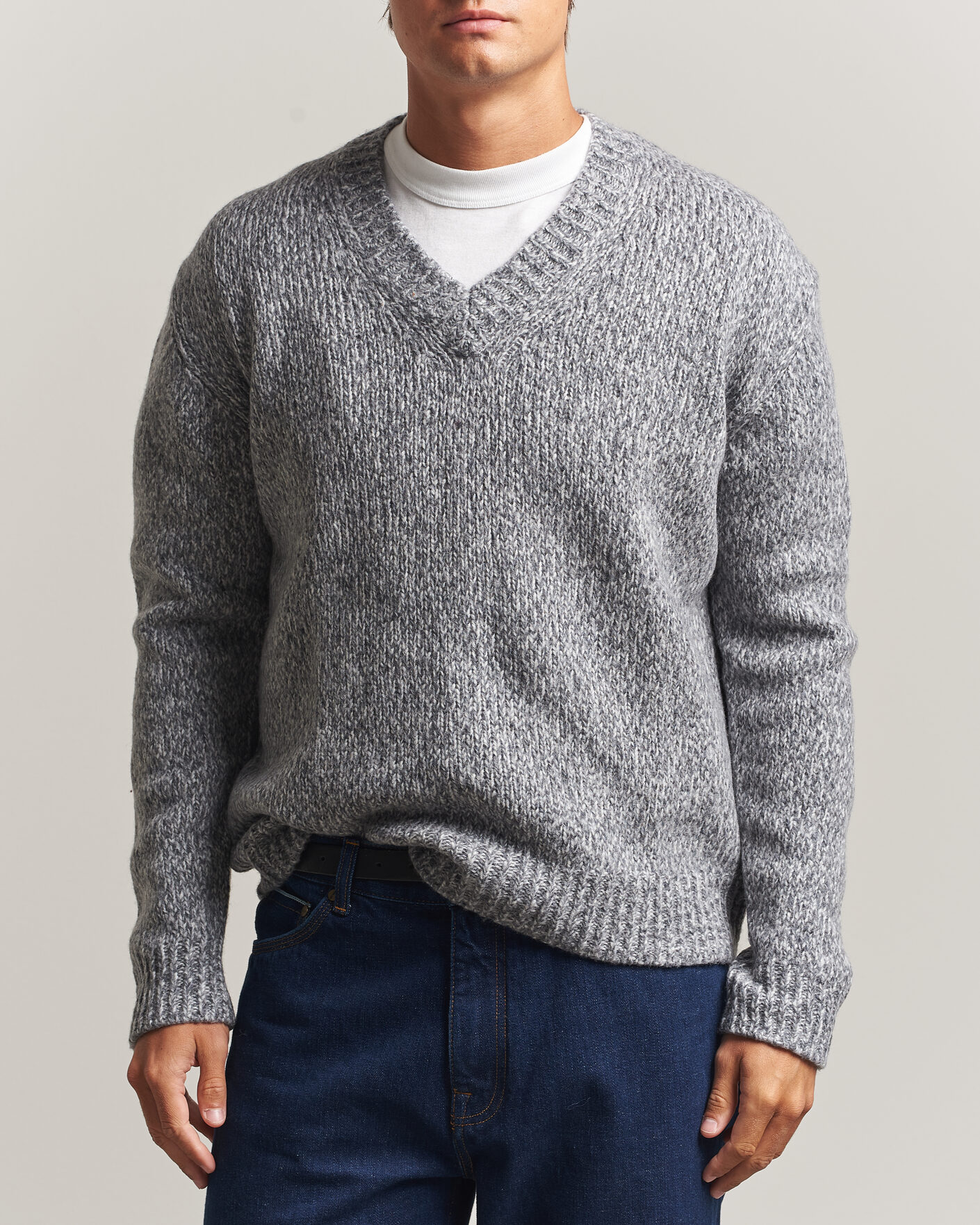 Hombres | Jerséis y prendas de punto | NN07 | Flint Wool Knitted V-Neck Grey Melange