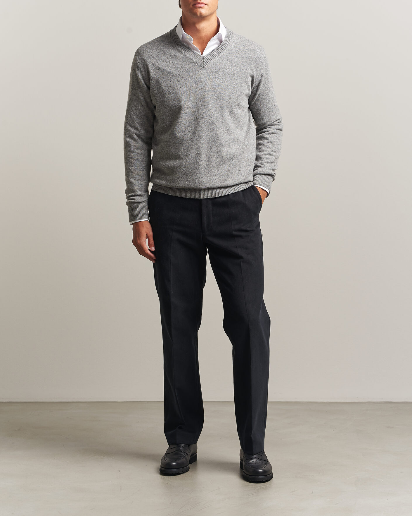 Hombres | Jerséis y prendas de punto | Oscar Jacobson | Gregor Wool/Cashmere V-Neck Grey Melange