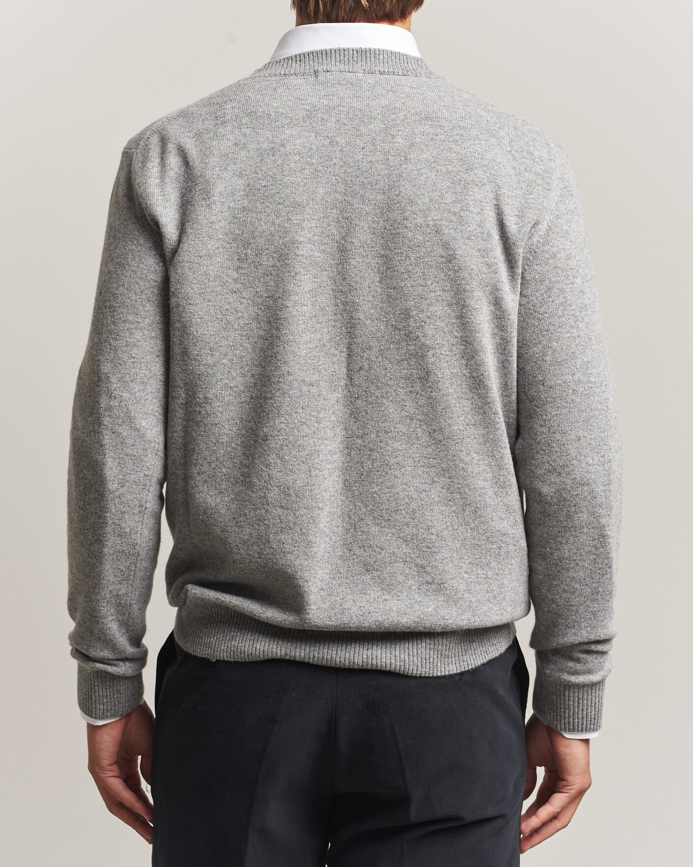 Hombres | Jerséis y prendas de punto | Oscar Jacobson | Gregor Wool/Cashmere V-Neck Grey Melange