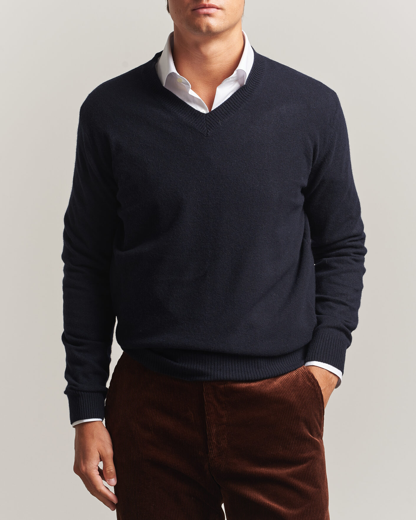 Hombres | Jerséis y prendas de punto | Oscar Jacobson | Gregor Wool/Cashmere V-Neck Navy