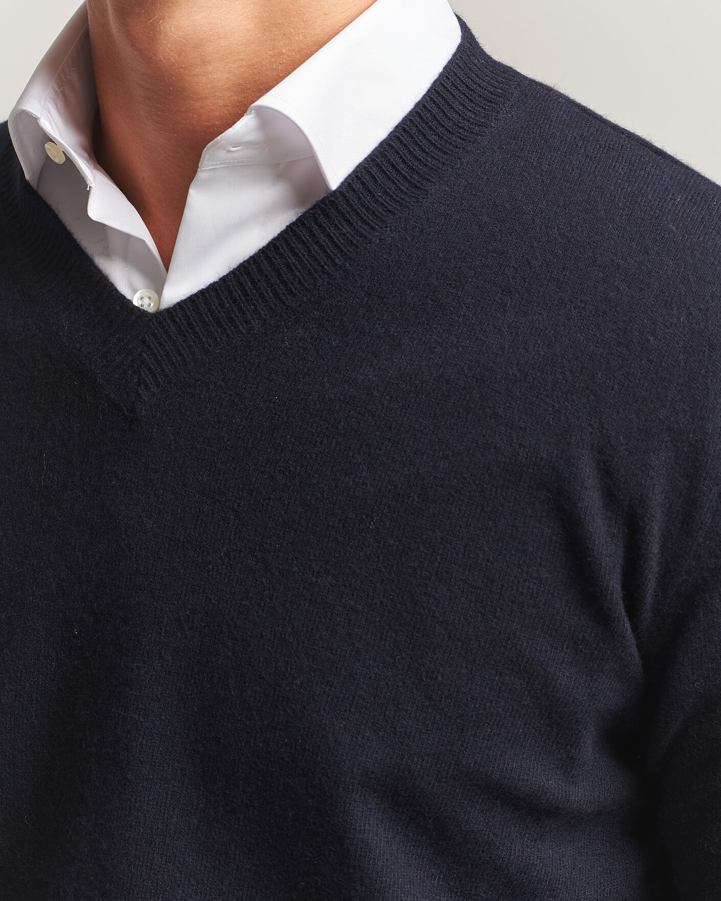 Hombres | Jerséis y prendas de punto | Oscar Jacobson | Gregor Wool/Cashmere V-Neck Navy