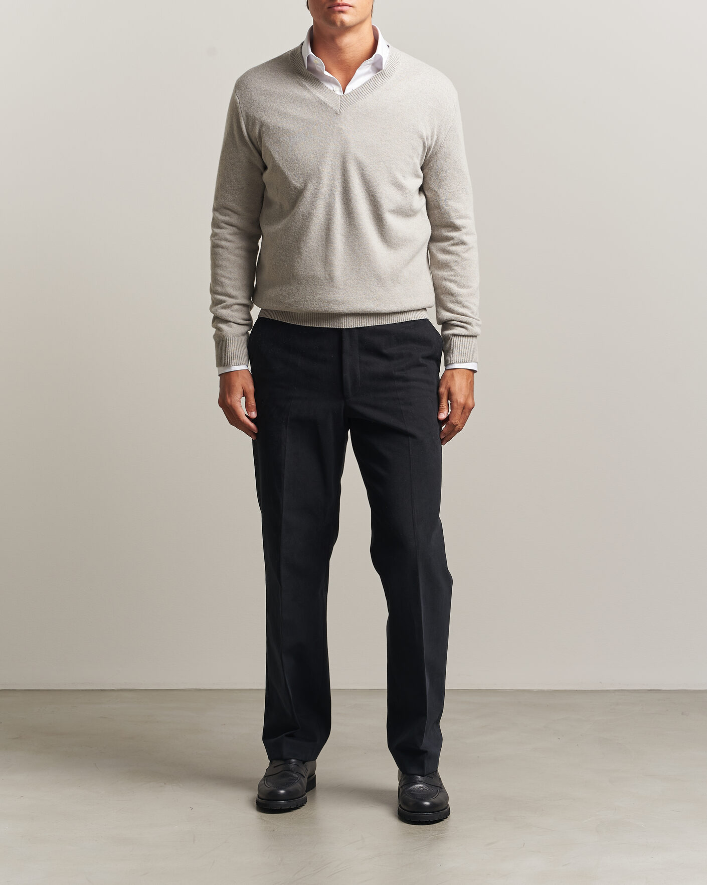 Hombres | Jerséis y prendas de punto | Oscar Jacobson | Gregor Wool/Cashmere V-Neck Light Beige
