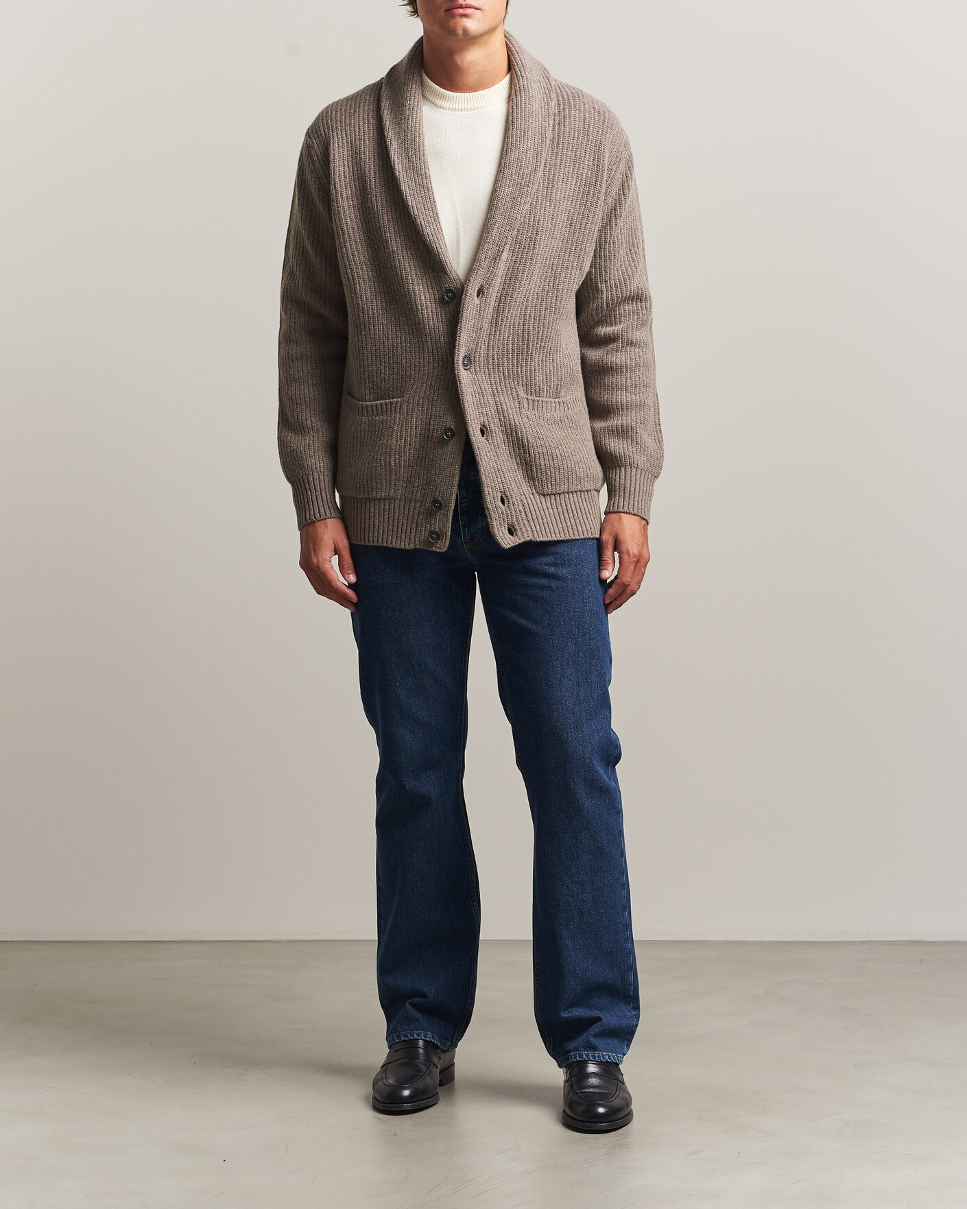 Hombres | Jerséis y prendas de punto | Oscar Jacobson | Roland Wool Cardigan Beige