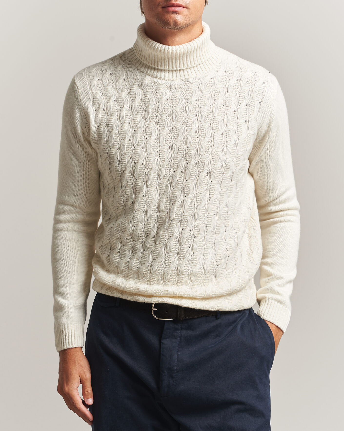 Hombres | Jerséis y prendas de punto | Oscar Jacobson | Seppo Cable Knitted Rollneck White