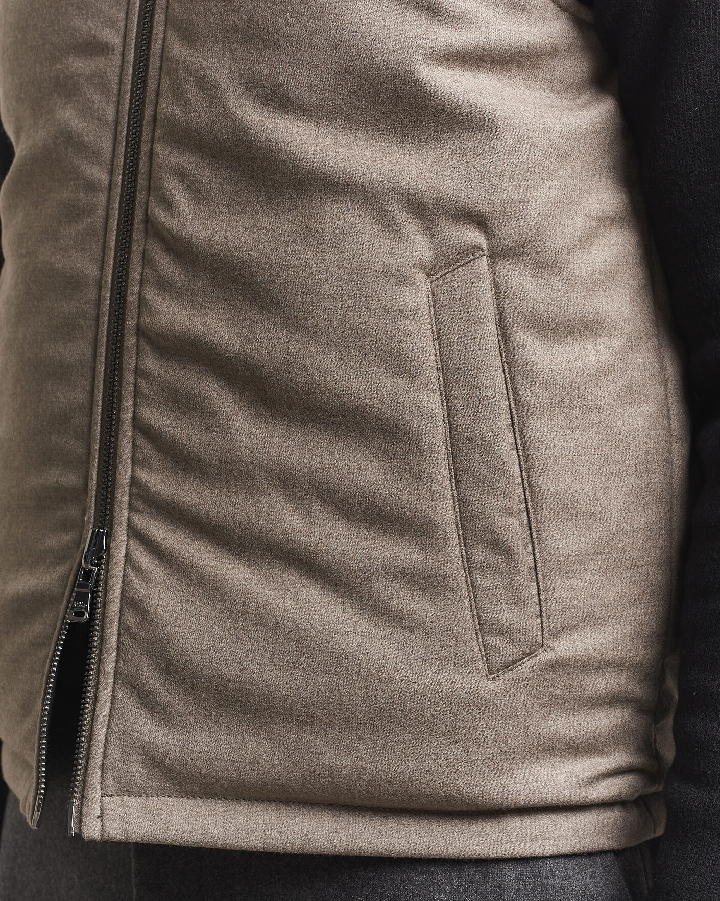 Hombres | Chalecos | Oscar Jacobson | Nylon/Wool Reversible Vest Taupe