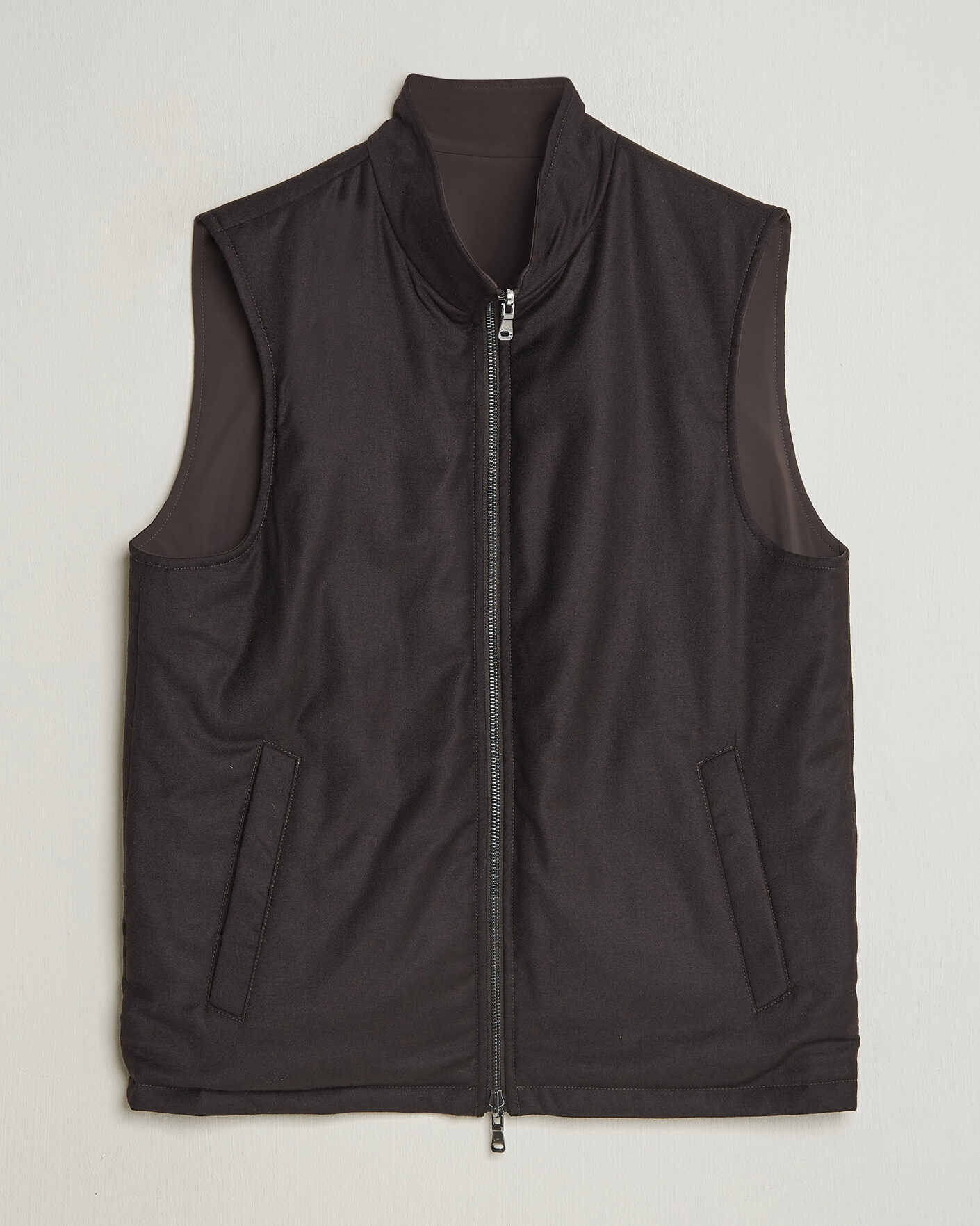 Hombres | Chalecos | Oscar Jacobson | Nylon/Wool Reversible Vest Brown