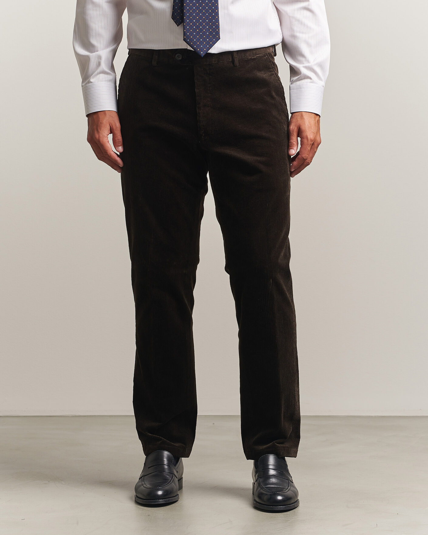 Hombres | Pantalones | Oscar Jacobson | Dandy Corduroy Trousers Dark Brown