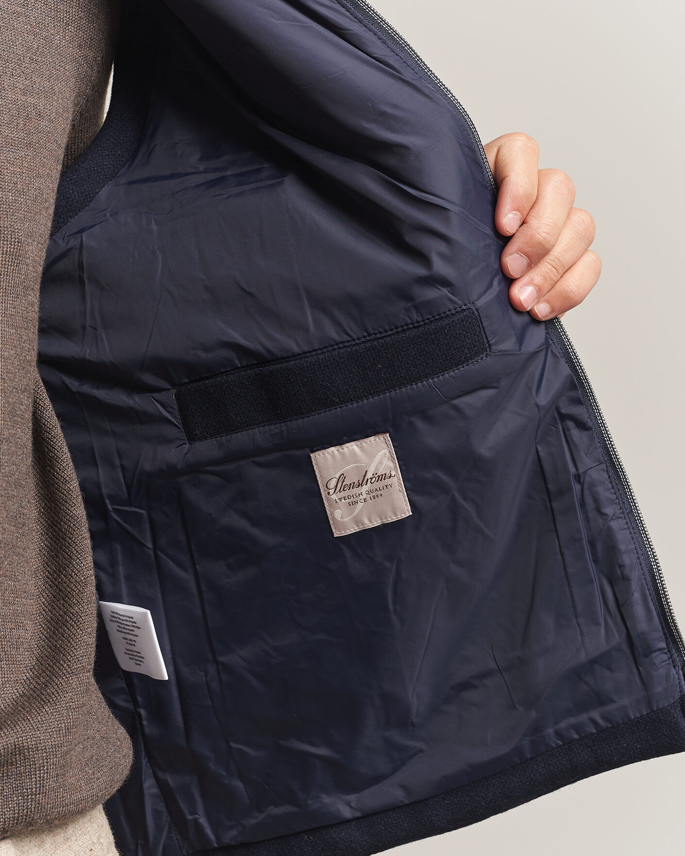 Hombres | Chalecos | Stenströms | Wool Alcantara Detail Light Padded Vest Navy
