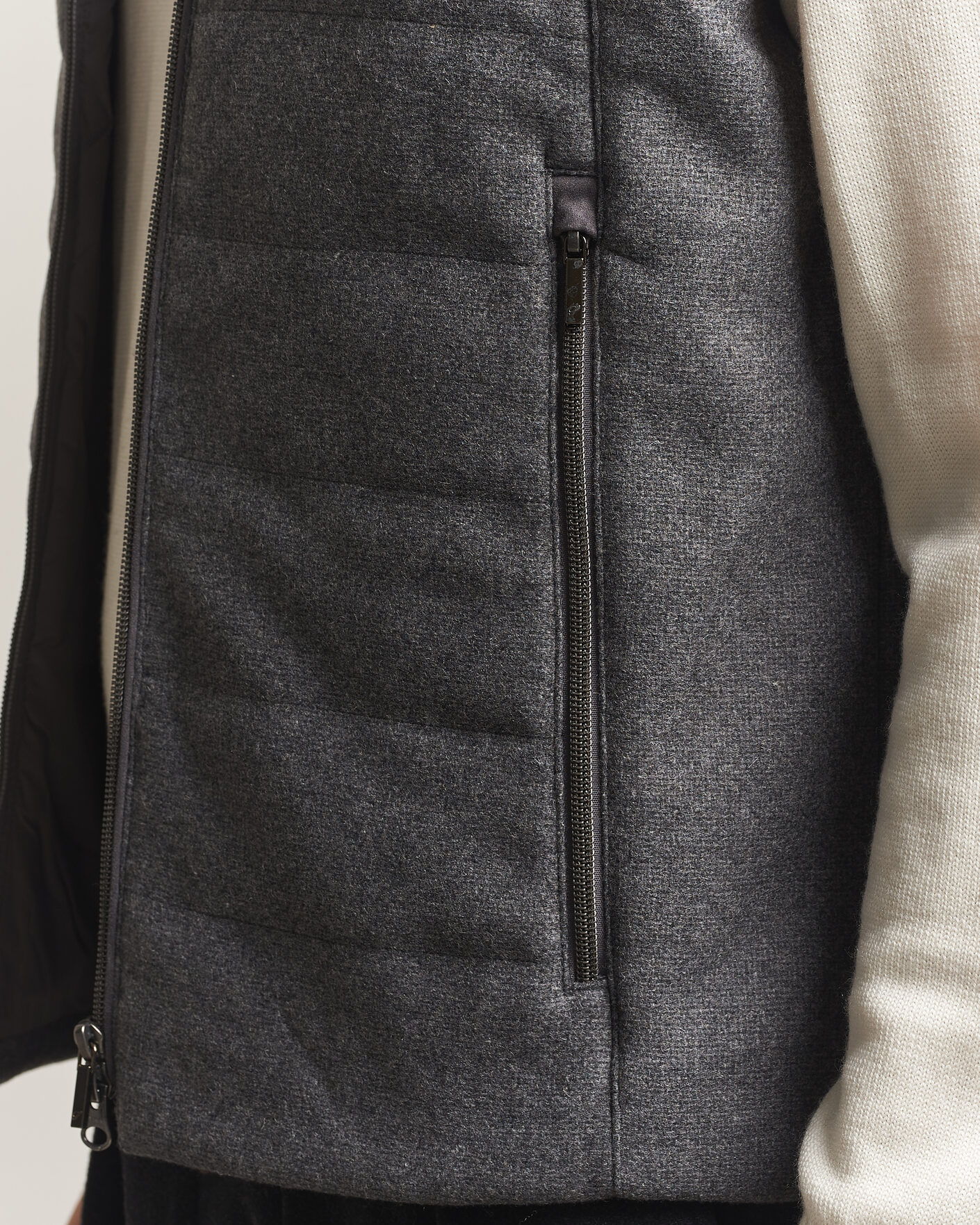 Hombres | Chalecos | Stenströms | Wool Alcantara Detail Light Padded Vest Grey