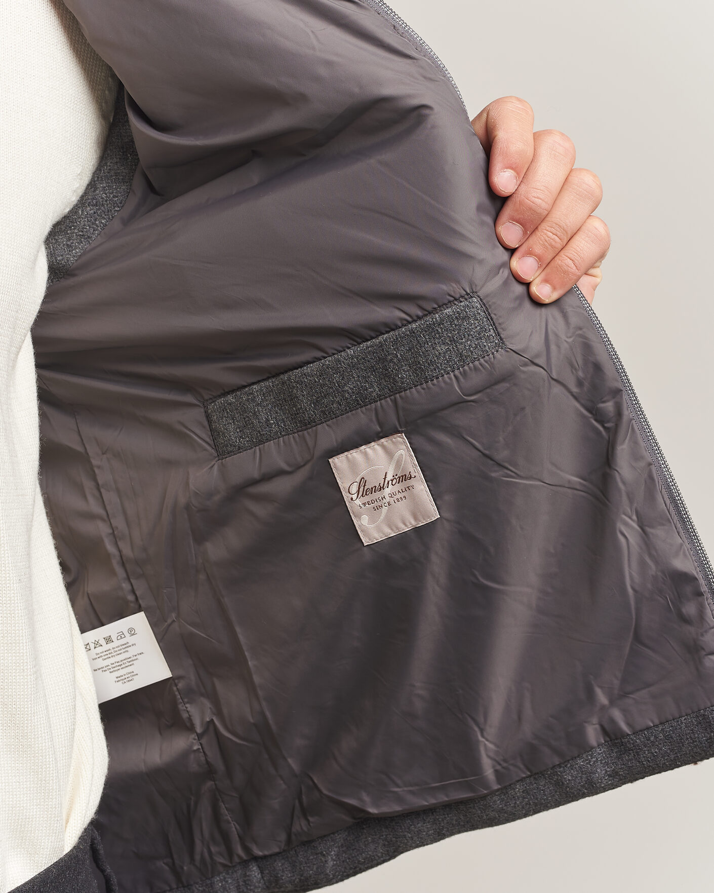 Hombres | Chalecos | Stenströms | Wool Alcantara Detail Light Padded Vest Grey