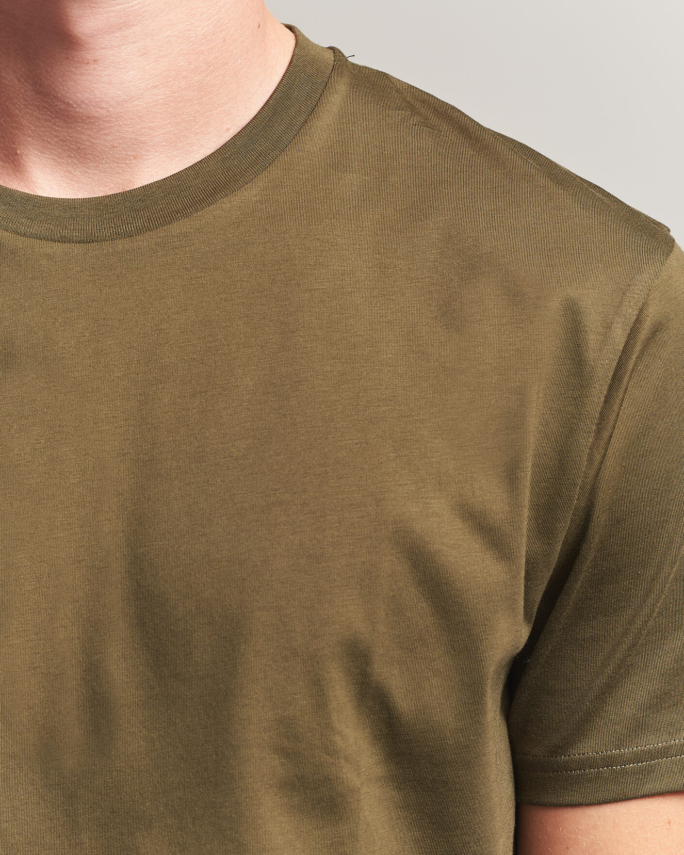 Hombres | Camisetas | Sunspel | Riviera Midweight T-Shirt Loden Green