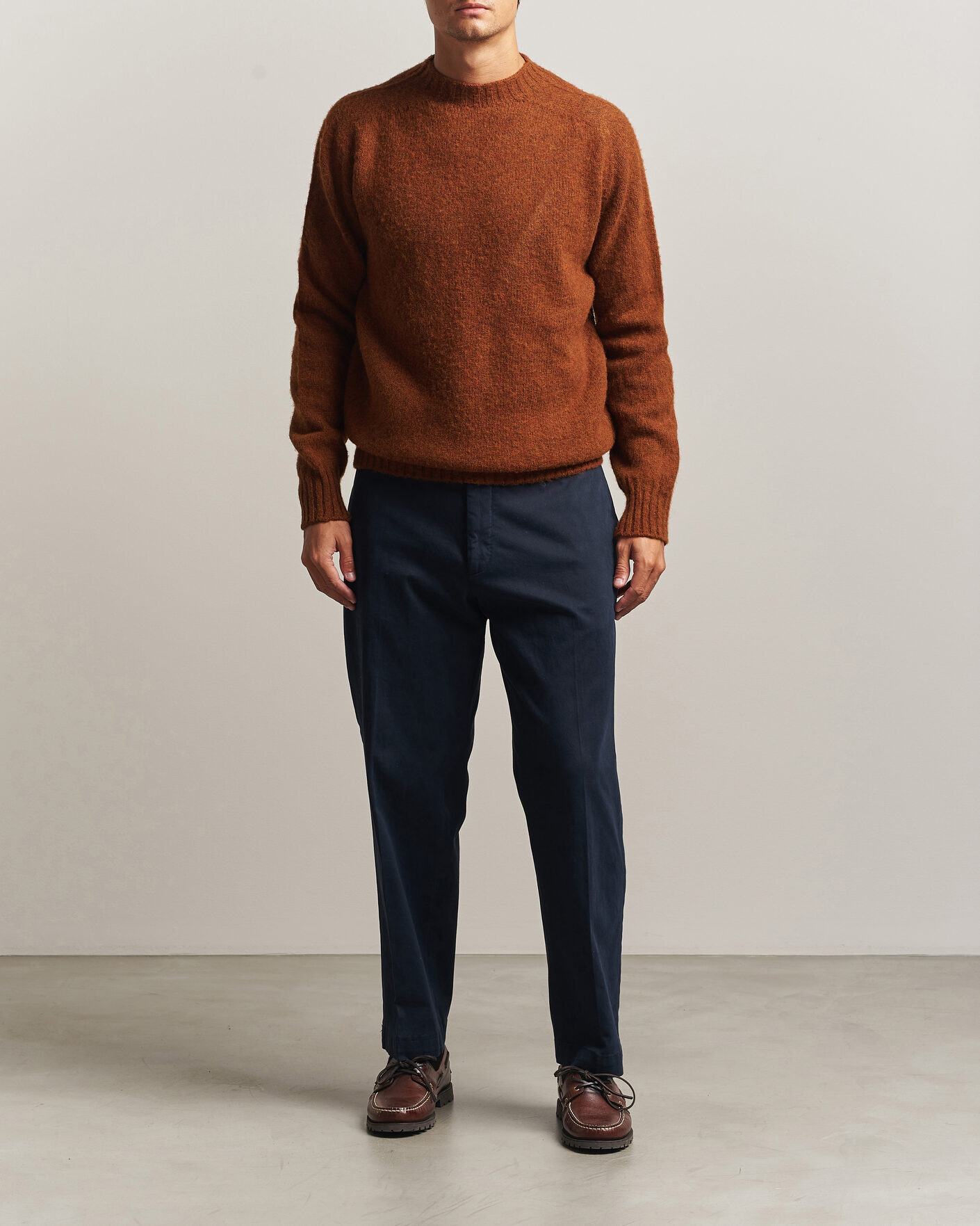 Hombres | Jerséis y prendas de punto | Sunspel | Brushed Shetland Crew Neck Dark Tabacco