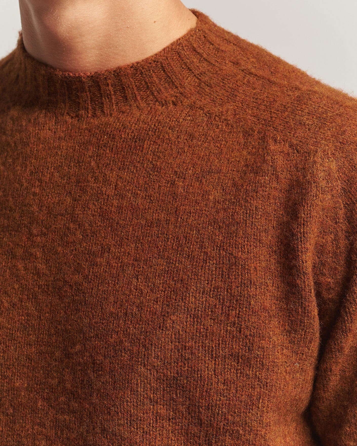Hombres | Jerséis y prendas de punto | Sunspel | Brushed Shetland Crew Neck Dark Tabacco