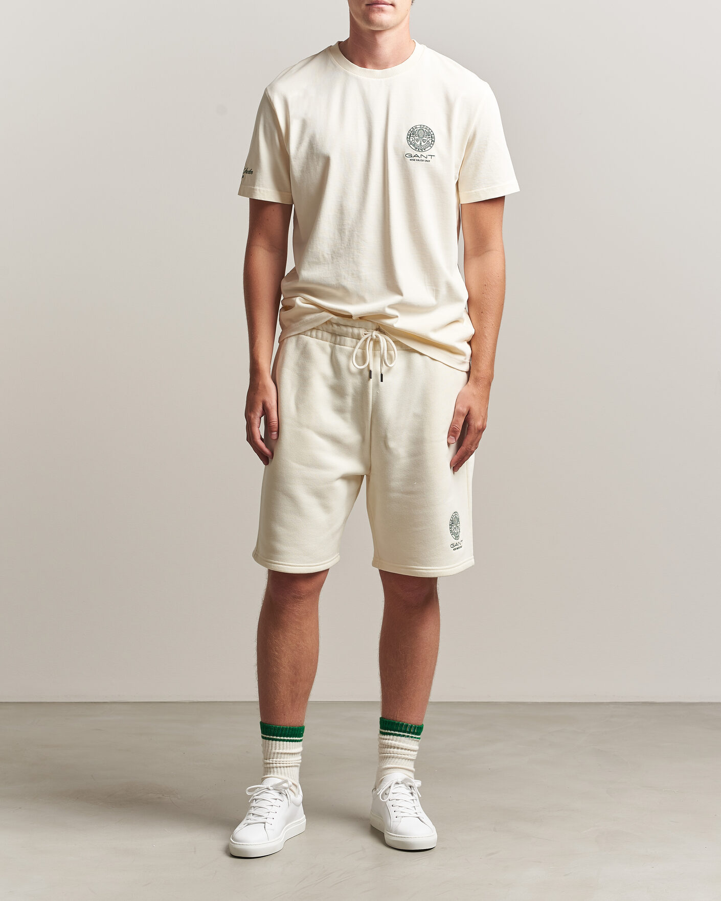 Hombres | Camisetas | Gant | Tournament Crew Neck T-Shirt Cream
