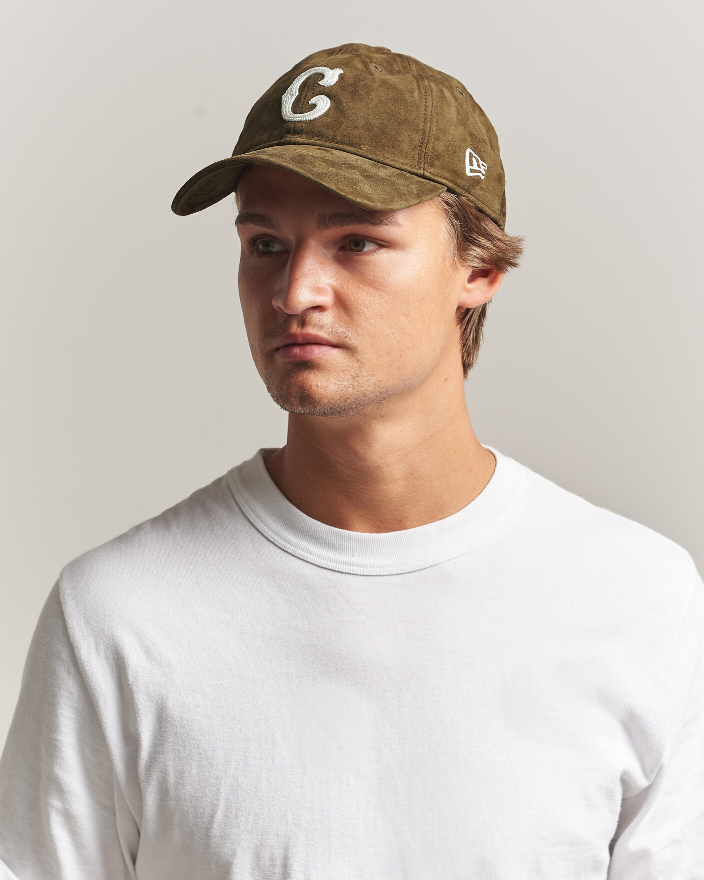 Hombres | Sombreros y gorras | New Era | 9Twenty Suede Chicago Cubs Cap Brown