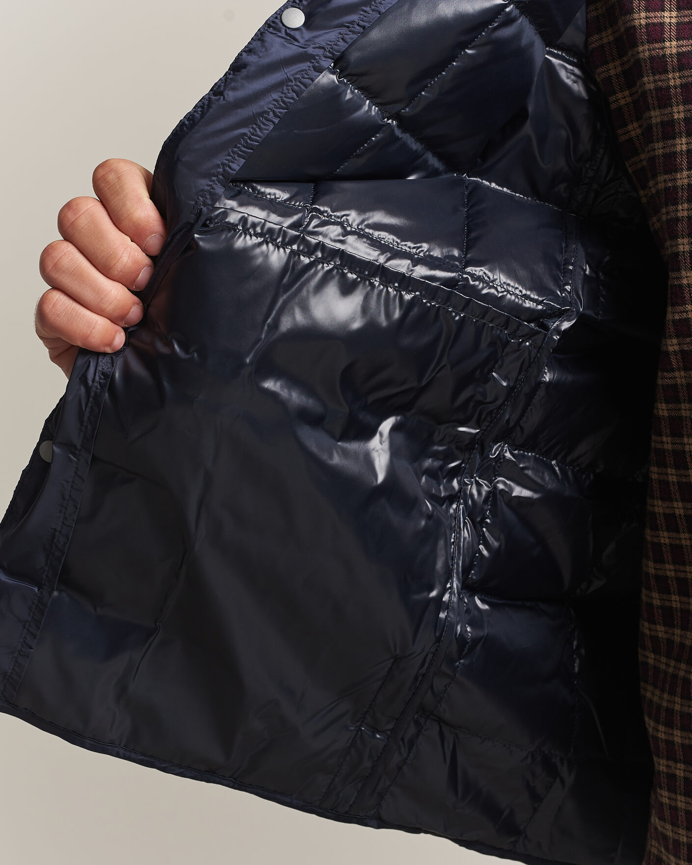 Hombres | Chalecos | TAION | V-Neck Lightweight Down Vest Dark Navy