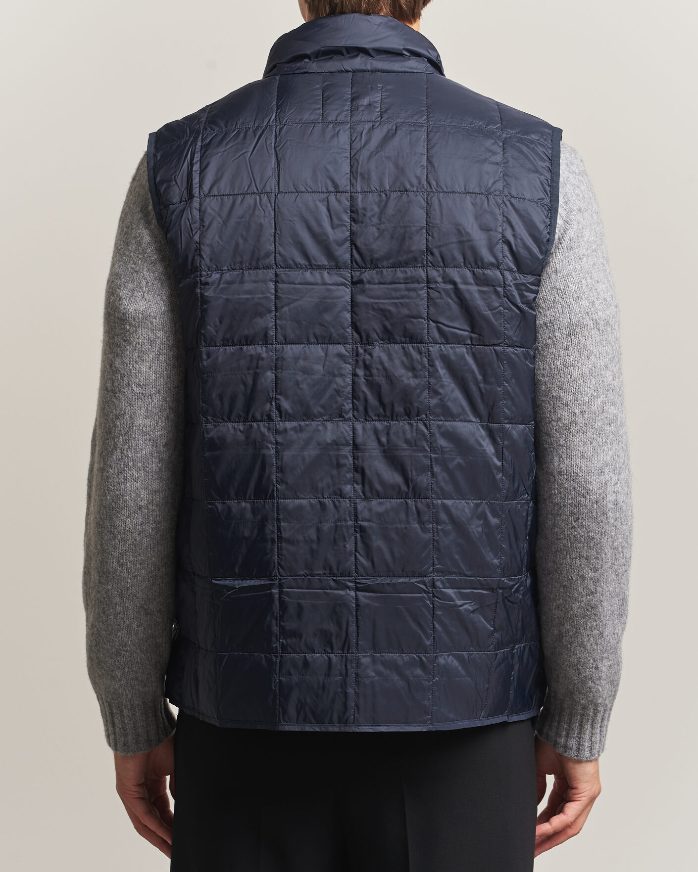Hombres | Chalecos | TAION | High Neck Full Zip Lightweight Down Vest Dark Navy