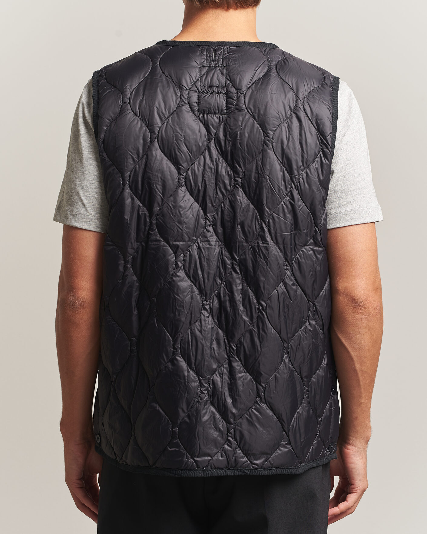Hombres | Chalecos | TAION | Military Crew Neck Down Vest Black
