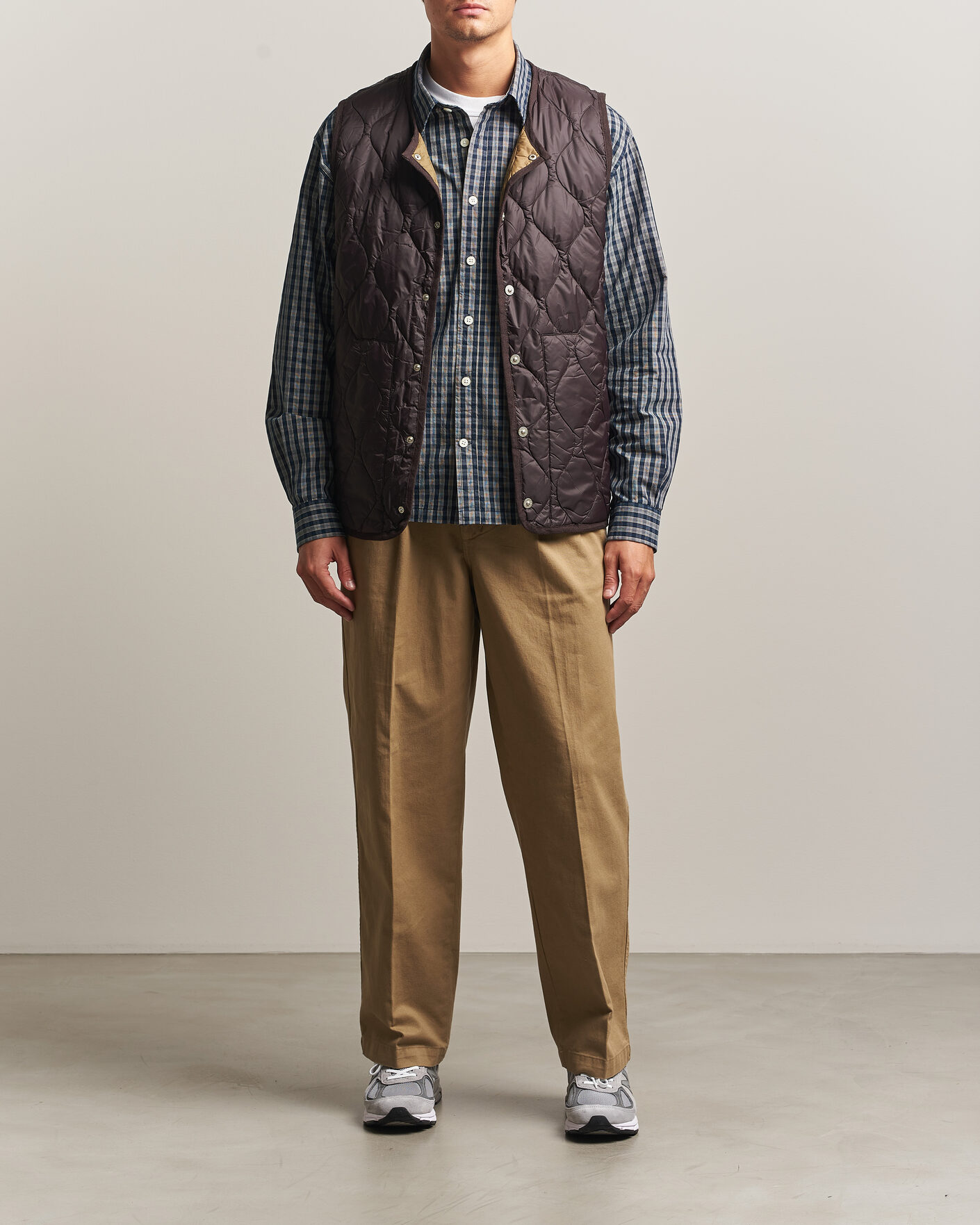 Hombres | Chalecos | TAION | Military Crew Neck Down Vest Dark Choco