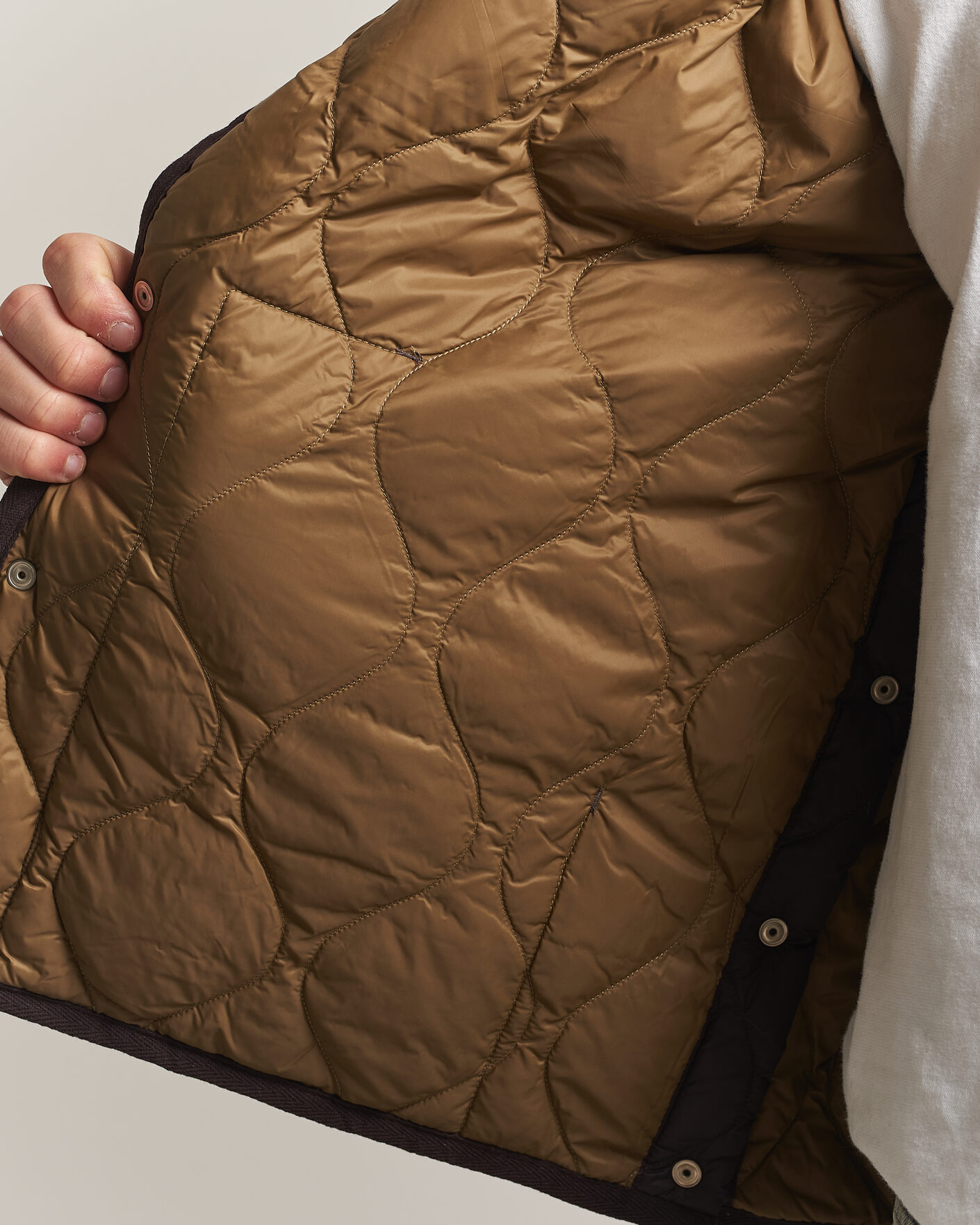 Hombres | Abrigos y chaquetas | TAION | Military Crew Neck Down Jacket Dark Choco