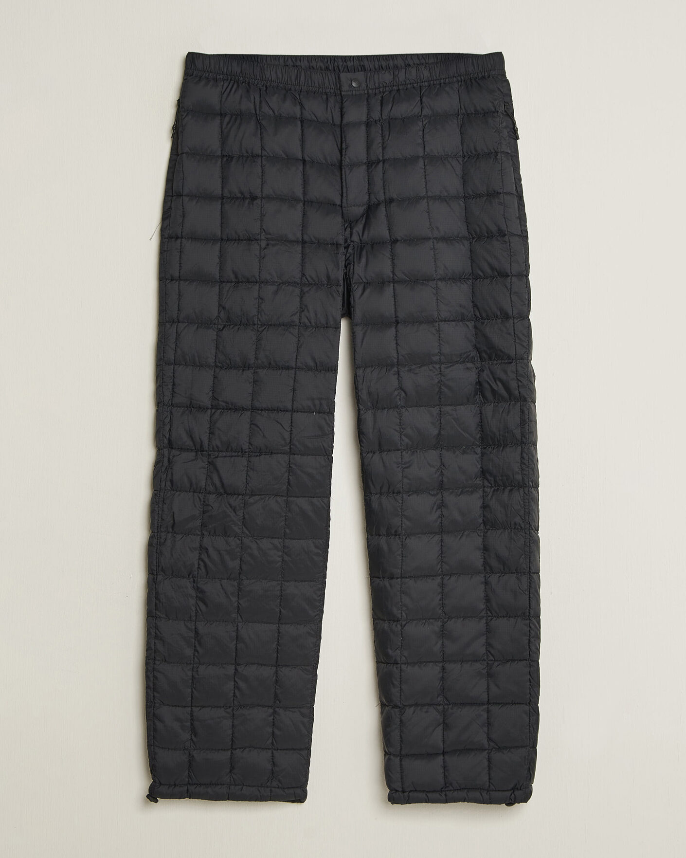 Hombres | Pantalones | TAION | Mountain Down Pants Black