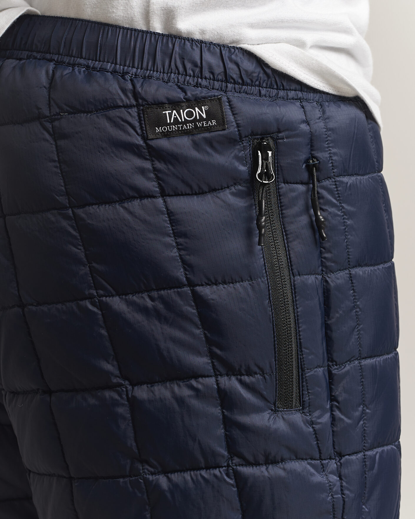 Hombres | Pantalones | TAION | Mountain Down Pants Dark Navy