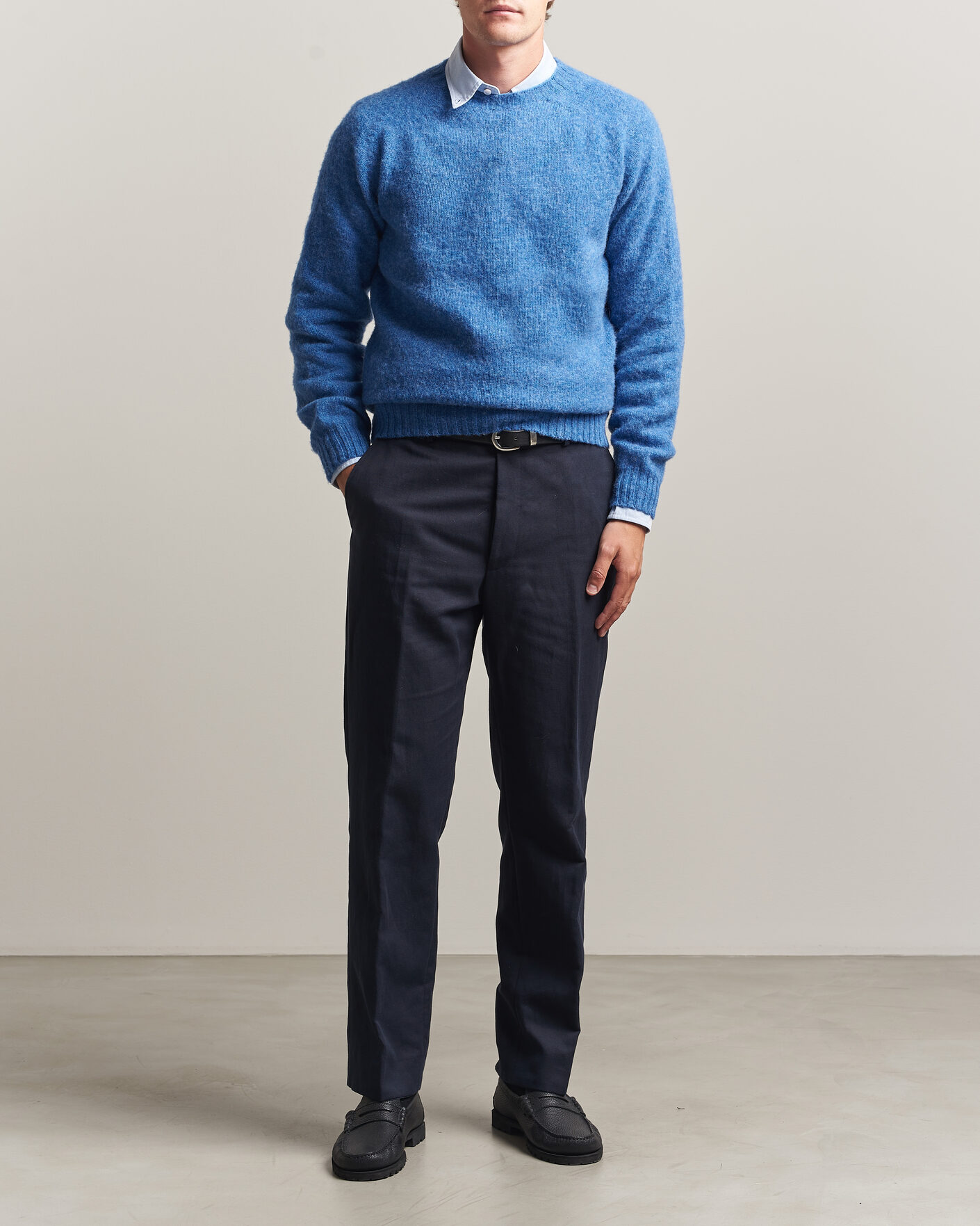 Hombres | Jerséis y prendas de punto | Harley Of Scotland | Brushed Supersoft Lambswool Crewneck Cobalt
