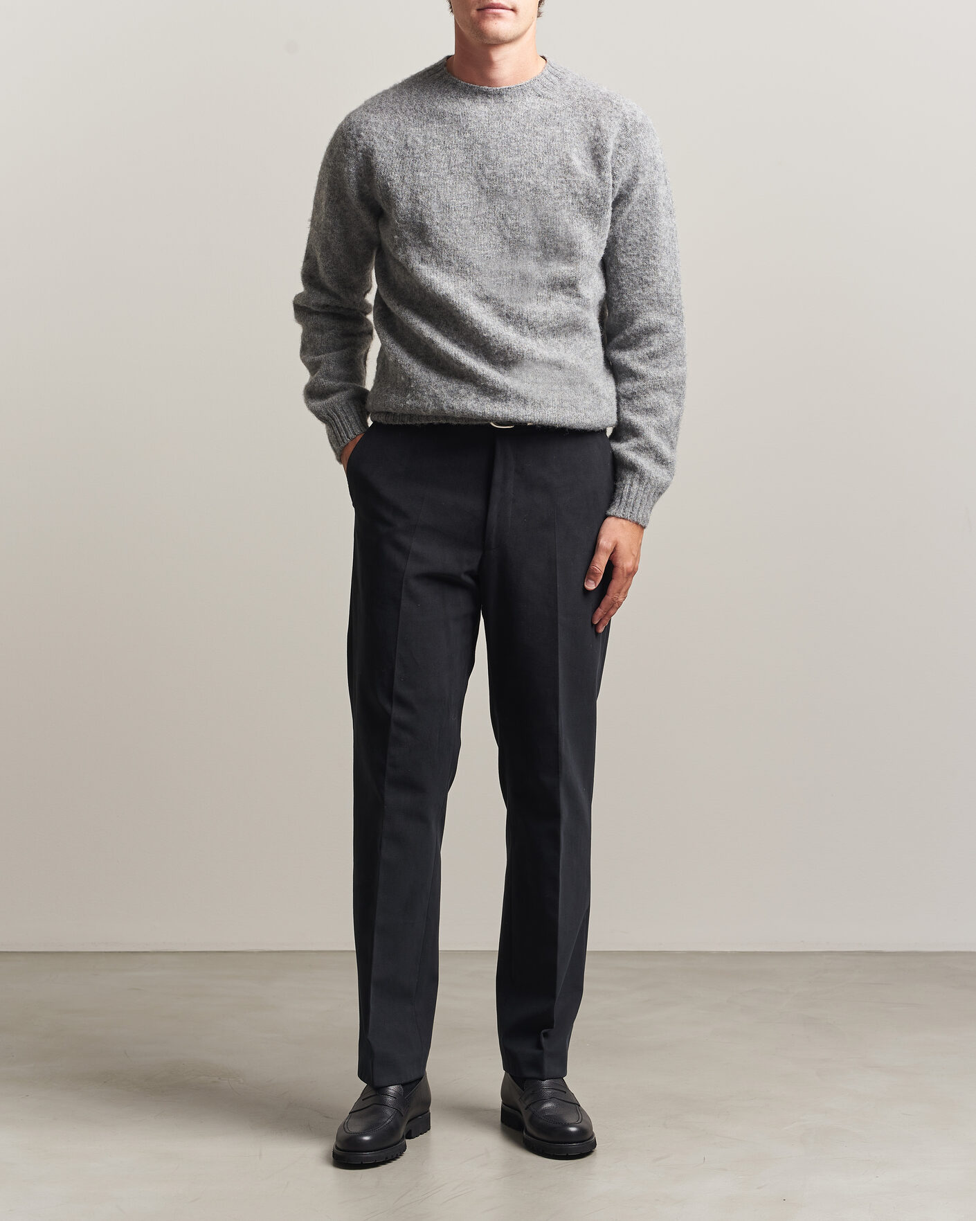 Hombres | Jerséis y prendas de punto | Harley Of Scotland | Brushed Supersoft Lambswool Crewneck Mid Grey
