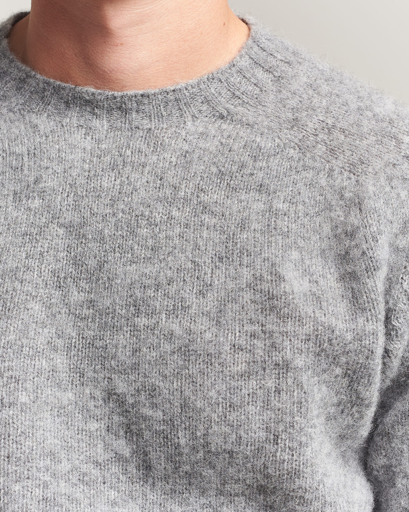 Hombres | Jerséis y prendas de punto | Harley Of Scotland | Brushed Supersoft Lambswool Crewneck Mid Grey