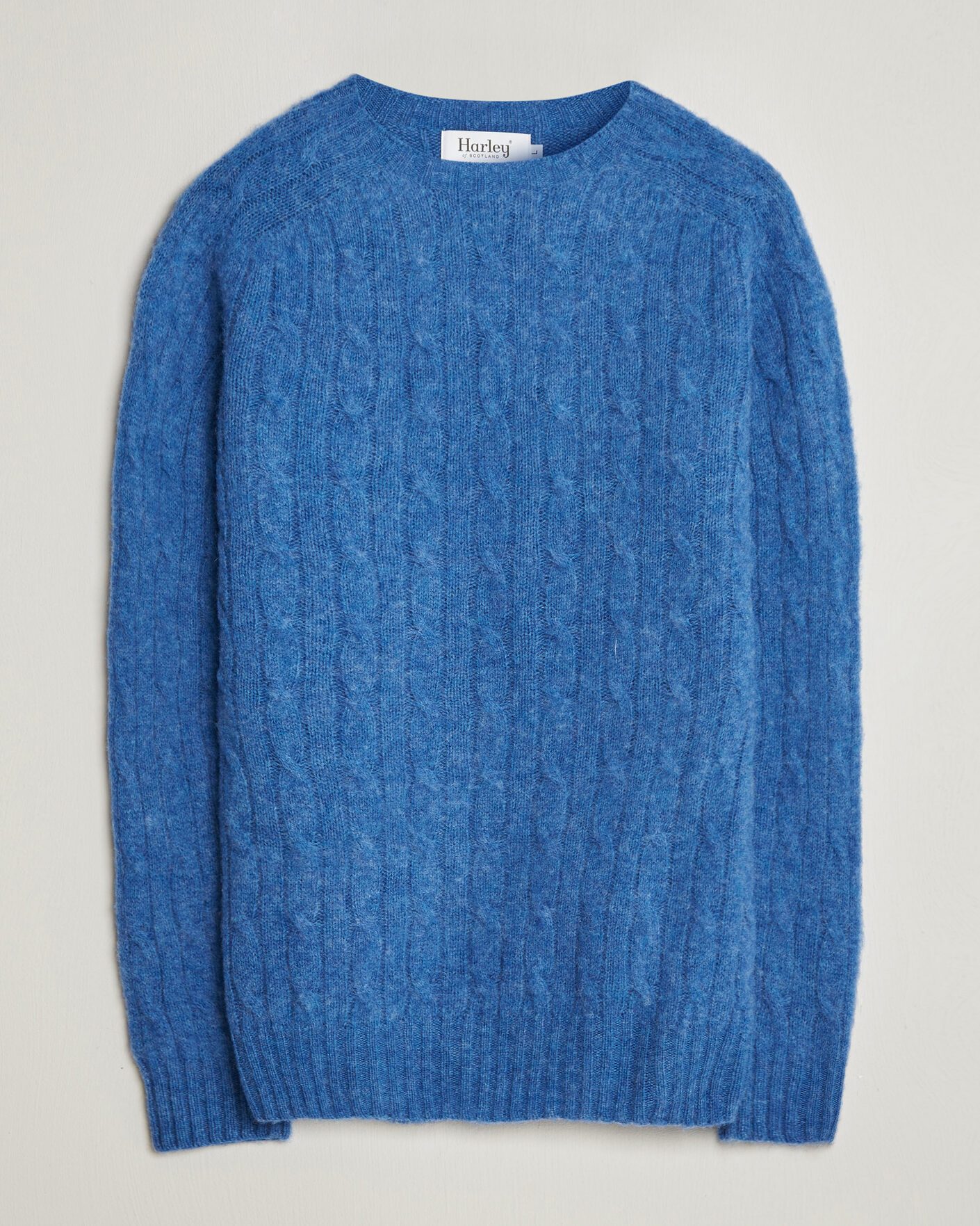 Hombres | Jerséis y prendas de punto | Harley Of Scotland | Brushed Supersoft Lambswool Cable Cobalt