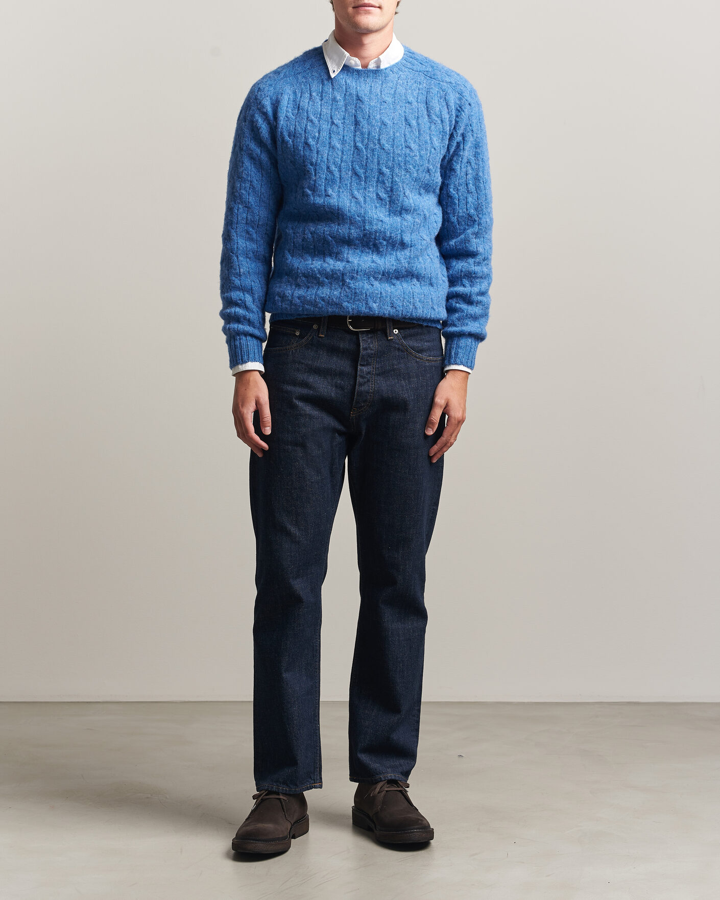 Hombres | Jerséis y prendas de punto | Harley Of Scotland | Brushed Supersoft Lambswool Cable Cobalt