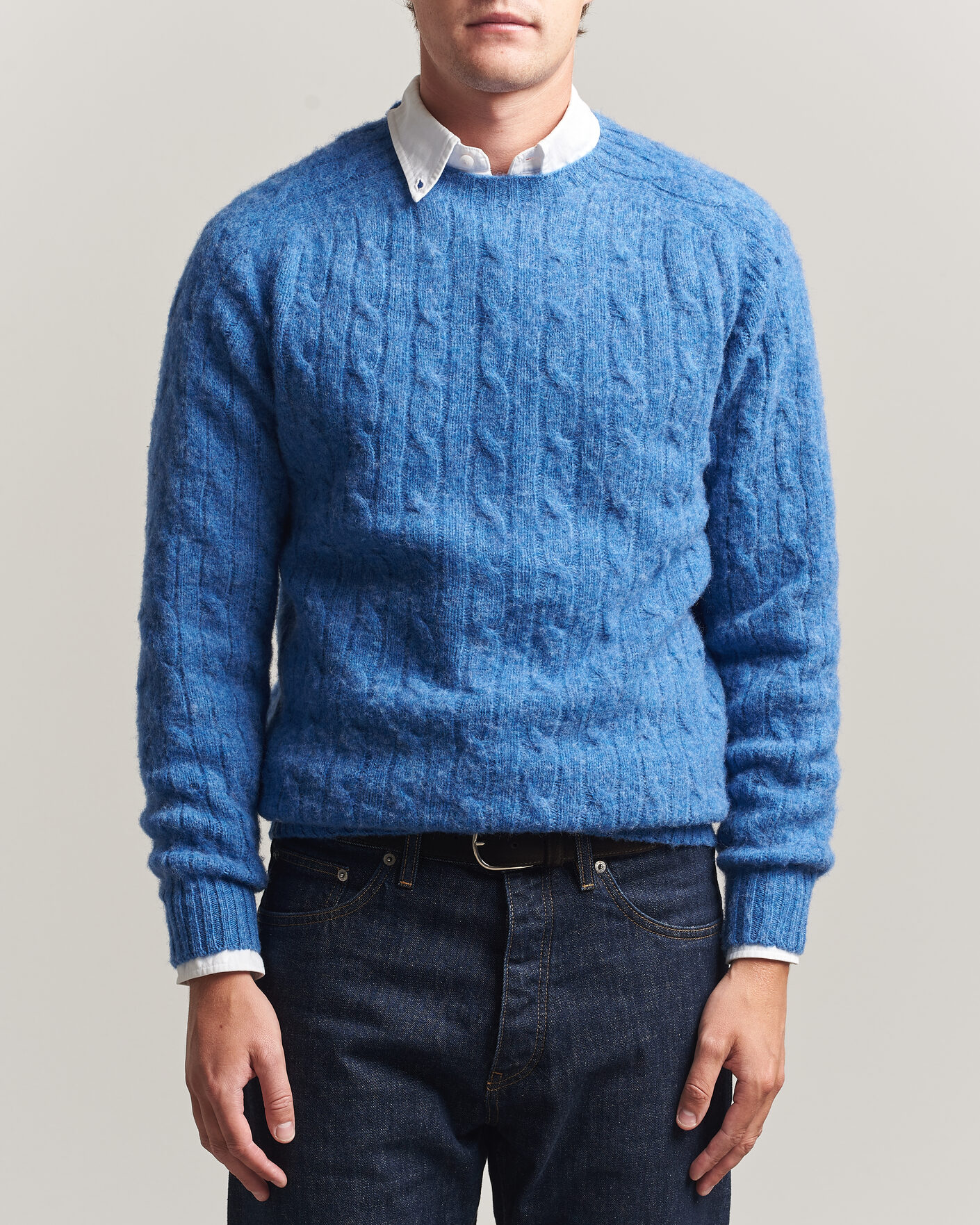 Hombres | Jerséis y prendas de punto | Harley Of Scotland | Brushed Supersoft Lambswool Cable Cobalt