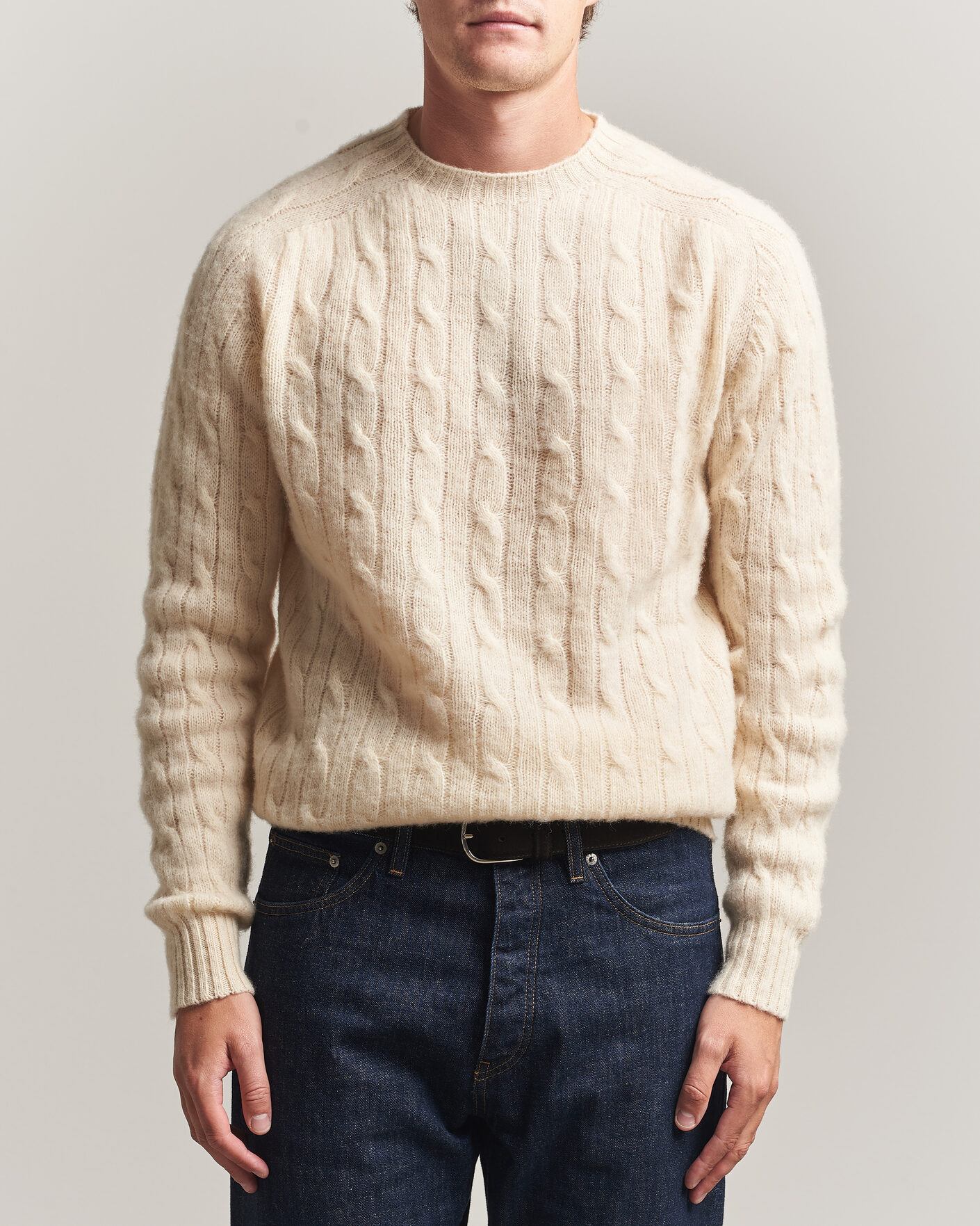 Hombres | Jerséis y prendas de punto | Harley Of Scotland | Brushed Supersoft Lambswool Cable Vanilla