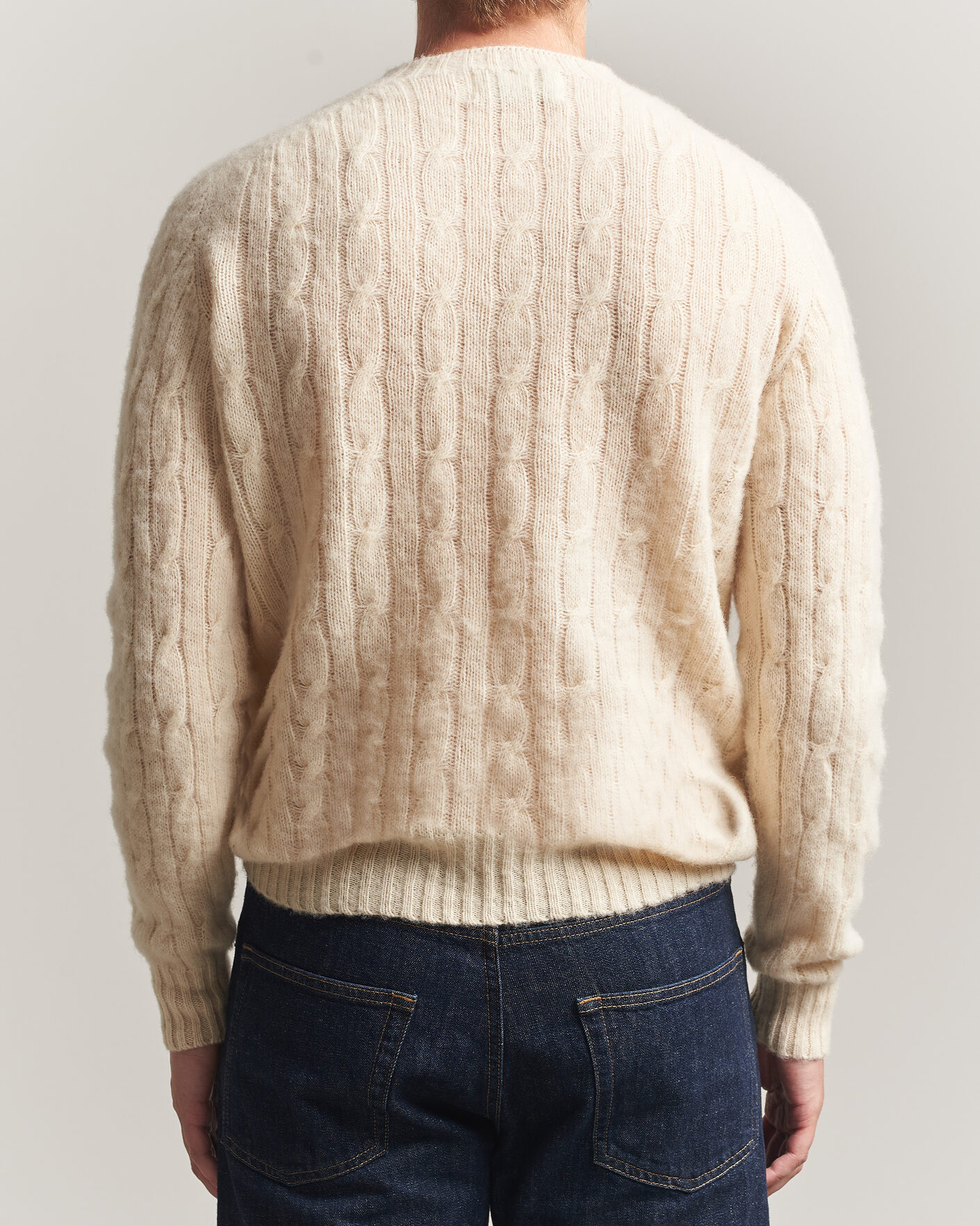 Hombres | Jerséis y prendas de punto | Harley Of Scotland | Brushed Supersoft Lambswool Cable Vanilla