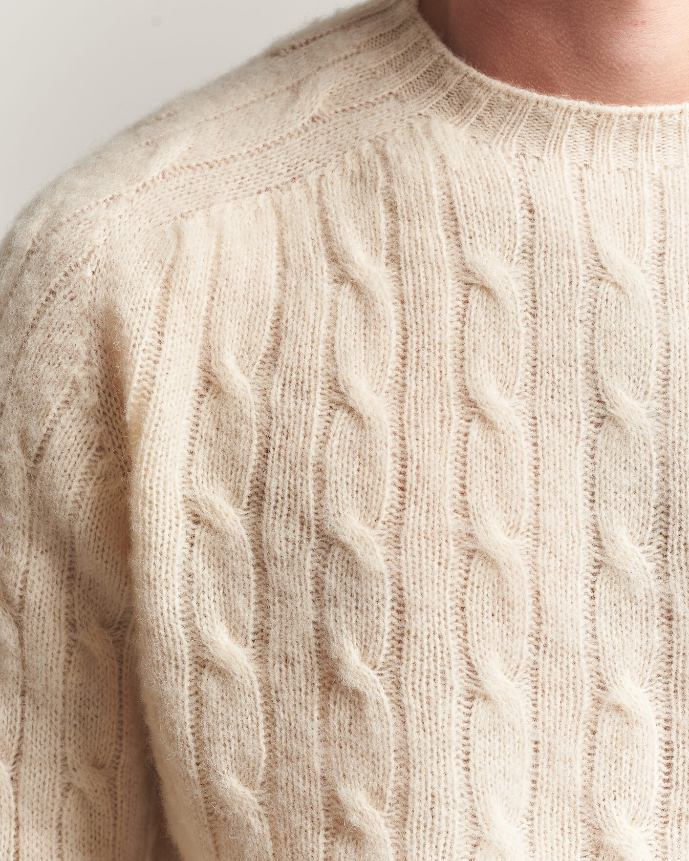 Hombres | Jerséis y prendas de punto | Harley Of Scotland | Brushed Supersoft Lambswool Cable Vanilla