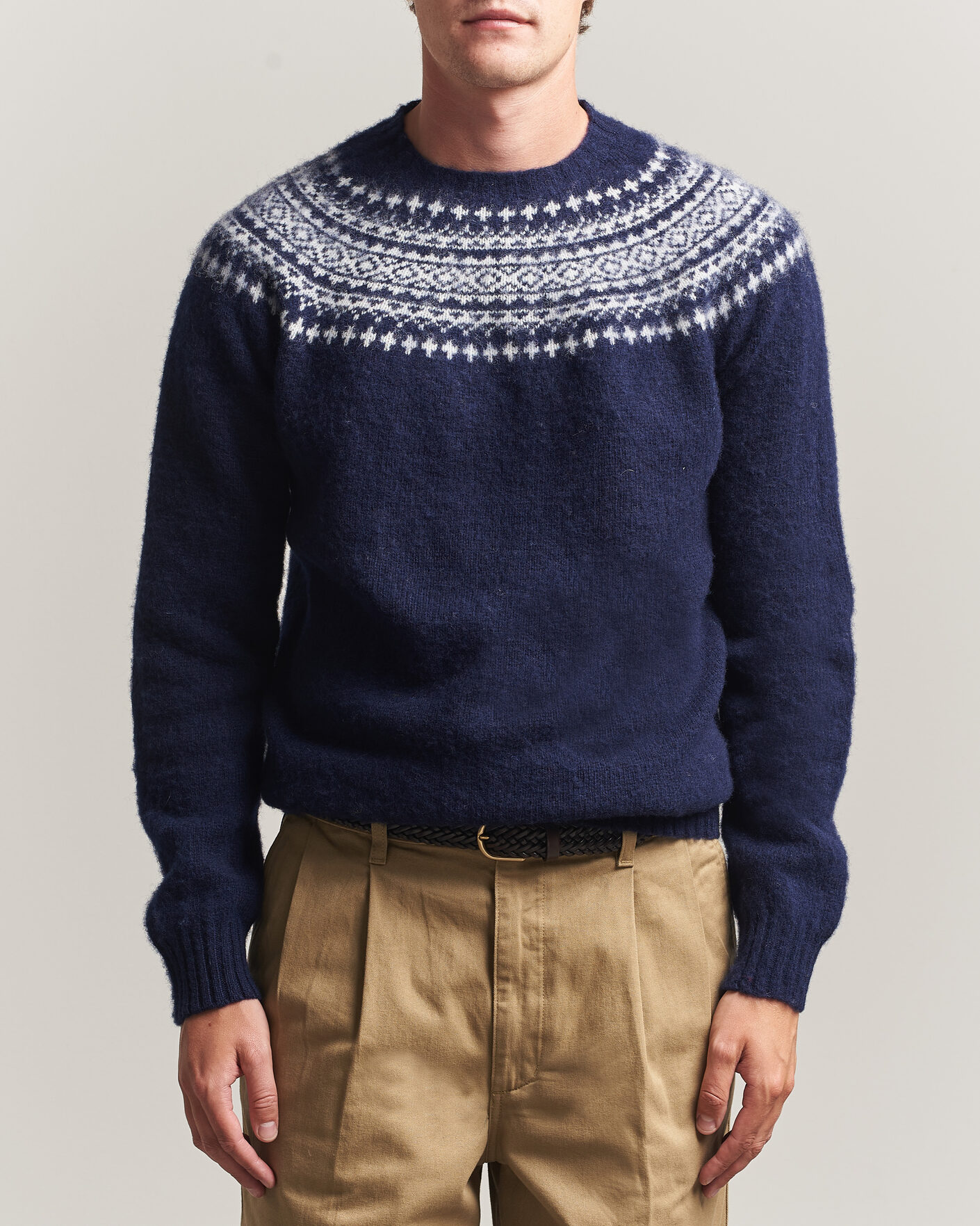 Hombres | Jerséis y prendas de punto | Harley Of Scotland | Brushed Supersoft Lambswool Yolk Fairisle Navy/Snow White